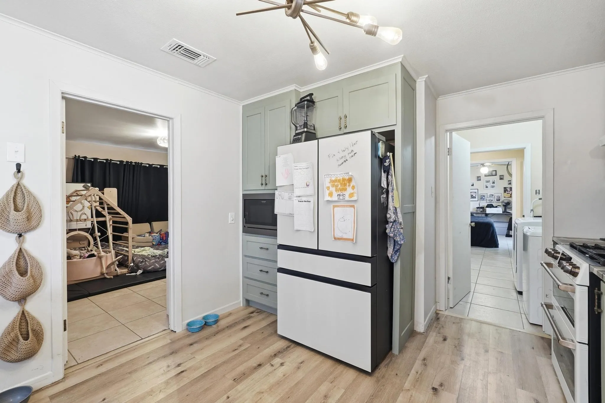 Single Family Residence For Sale in Coleman County , 1306 Westhill Lane, Coleman, Texas 76834, 4 Bedroom, 3 Bathroom, Garage spaces, 1,958 Sqft, built in 1978, Preowned, mls#21222817, Real Estate Agent in Coleman, Homes For Sale in Coleman county, Homes For Sale in Coleman, Realtor in Coleman Texas, Real Estate Brokerage Independent Realty Texas, Luminita Cordes Realtor