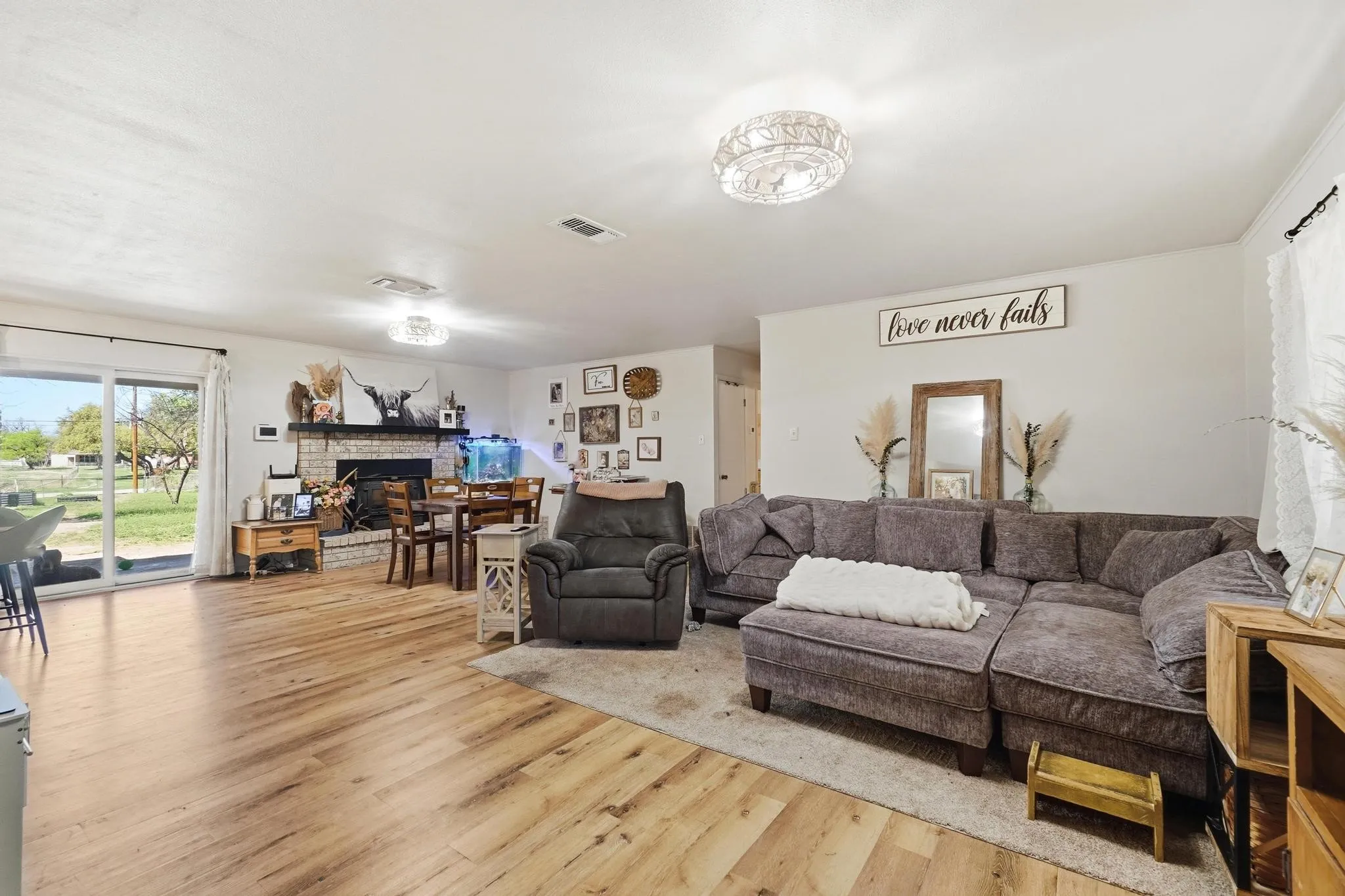 Single Family Residence For Sale in Coleman County , 1306 Westhill Lane, Coleman, Texas 76834, 4 Bedroom, 3 Bathroom, Garage spaces, 1,958 Sqft, built in 1978, Preowned, mls#21222817, Real Estate Agent in Coleman, Homes For Sale in Coleman county, Homes For Sale in Coleman, Realtor in Coleman Texas, Real Estate Brokerage Independent Realty Texas, Luminita Cordes Realtor