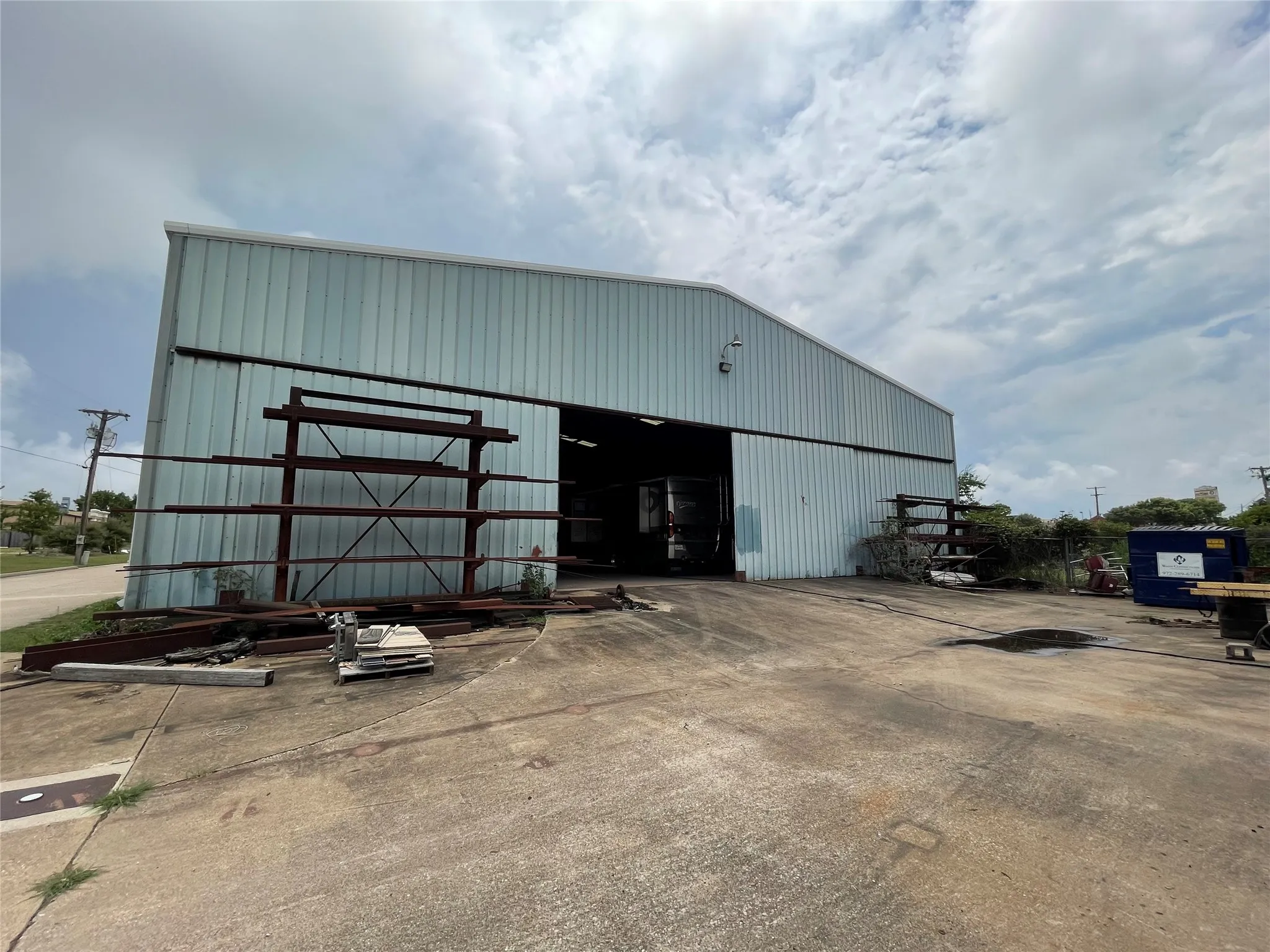 Business For Rent in Ellis County , 575 Proffitt Street A, Midlothian, Texas 76065, 0, 0, Garage spaces, 13,130 Sqft, built in 1985, Preowned, mls#21217231, Real Estate Agent in Midlothian, Homes For Rent in Ellis county, Homes For Rent in Midlothian, Realtor in Midlothian Texas, Real Estate Brokerage Independent Realty Texas, Luminita Cordes Realtor