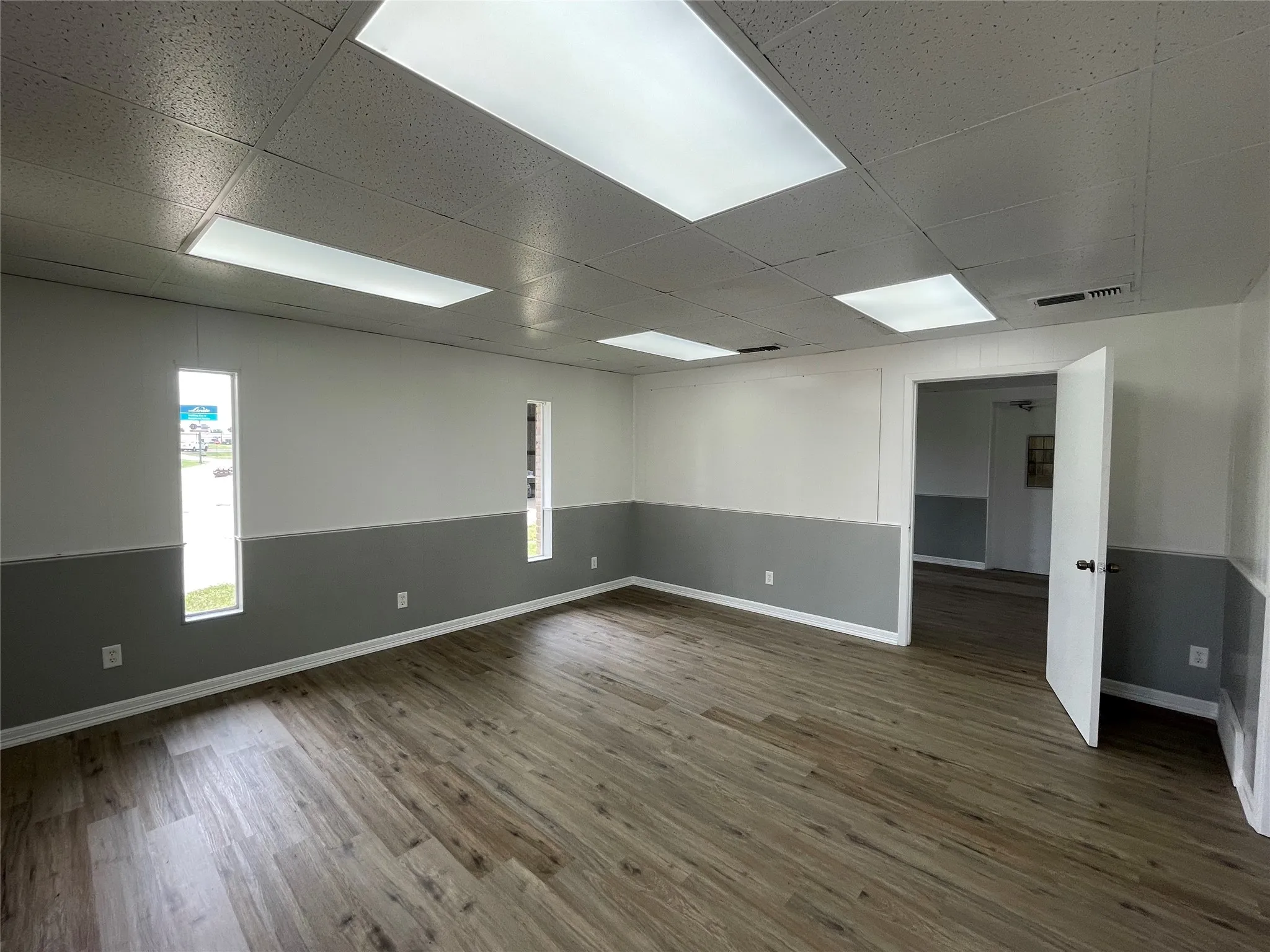 Business For Rent in Ellis County , 575 Proffitt Street A, Midlothian, Texas 76065, 0, 0, Garage spaces, 13,130 Sqft, built in 1985, Preowned, mls#21217231, Real Estate Agent in Midlothian, Homes For Rent in Ellis county, Homes For Rent in Midlothian, Realtor in Midlothian Texas, Real Estate Brokerage Independent Realty Texas, Luminita Cordes Realtor