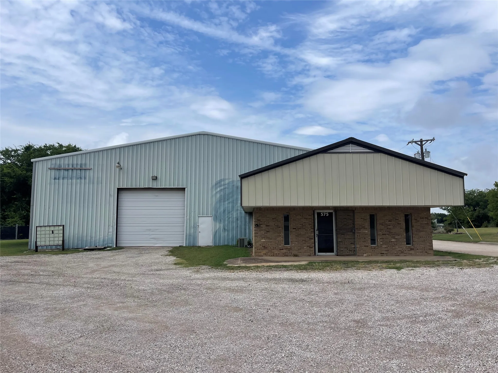Business For Rent in Ellis County , 575 Proffitt Street A, Midlothian, Texas 76065, 0, 0, Garage spaces, 13,130 Sqft, built in 1985, Preowned, mls#21217231, Real Estate Agent in Midlothian, Homes For Rent in Ellis county, Homes For Rent in Midlothian, Realtor in Midlothian Texas, Real Estate Brokerage Independent Realty Texas, Luminita Cordes Realtor