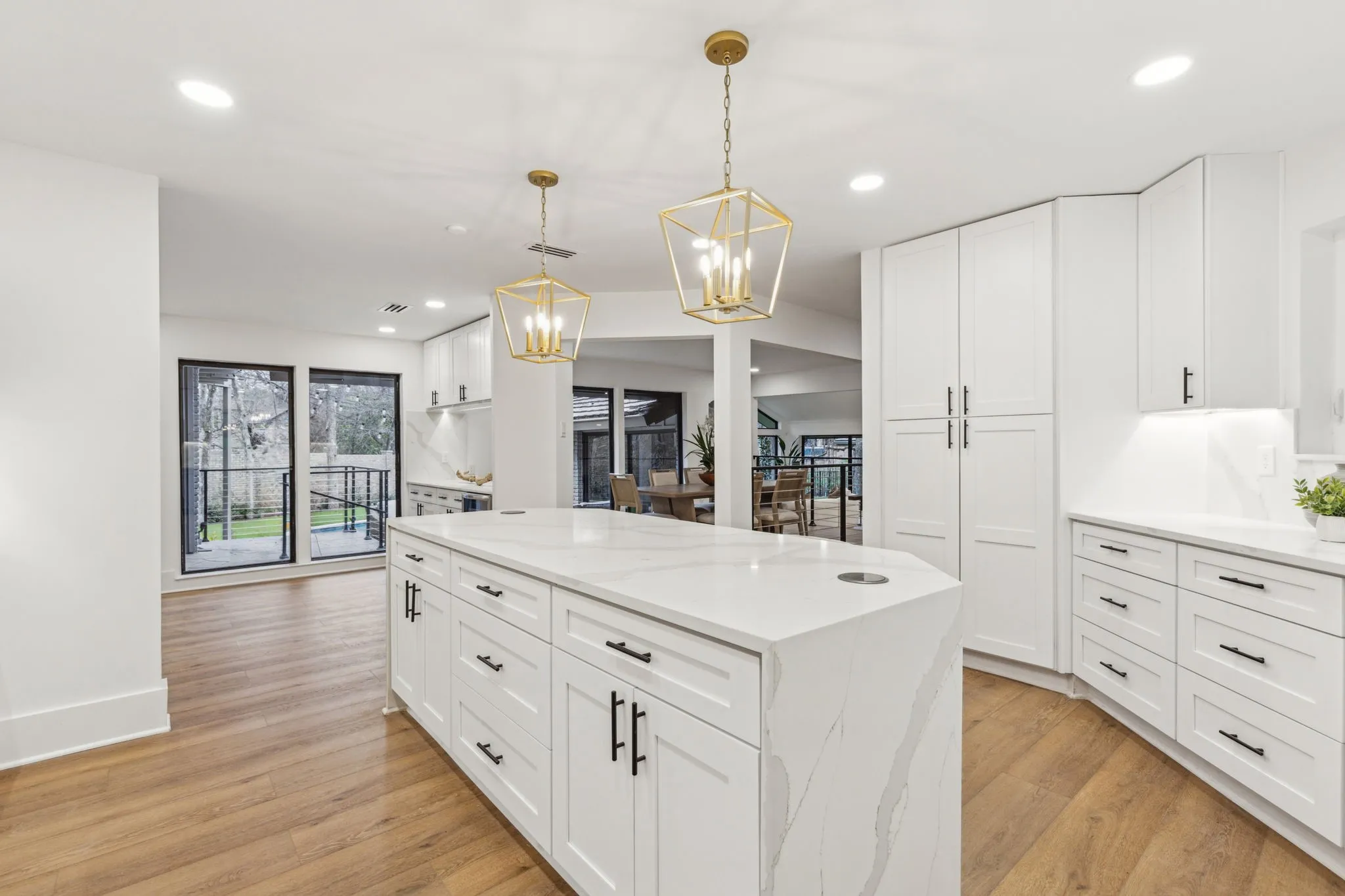 Single Family Residence For Rent in Dallas County , 7420 Royal Lane, Dallas, Texas 75230, 5 Bedroom, 8 Bathroom, 3 Garage spaces, 5,297 Sqft, built in 1973, mls#21222938, Real Estate Agent in Dallas, Homes For Rent in Dallas county, Homes For Rent in Dallas, Realtor in Dallas Texas, Real Estate Brokerage Independent Realty Texas, Luminita Cordes Realtor