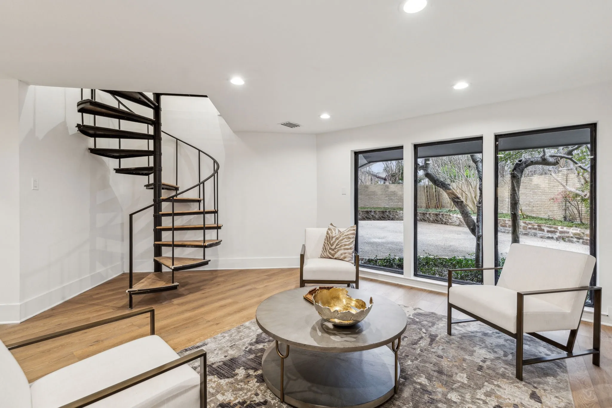 Single Family Residence For Rent in Dallas County , 7420 Royal Lane, Dallas, Texas 75230, 5 Bedroom, 8 Bathroom, 3 Garage spaces, 5,297 Sqft, built in 1973, mls#21222938, Real Estate Agent in Dallas, Homes For Rent in Dallas county, Homes For Rent in Dallas, Realtor in Dallas Texas, Real Estate Brokerage Independent Realty Texas, Luminita Cordes Realtor