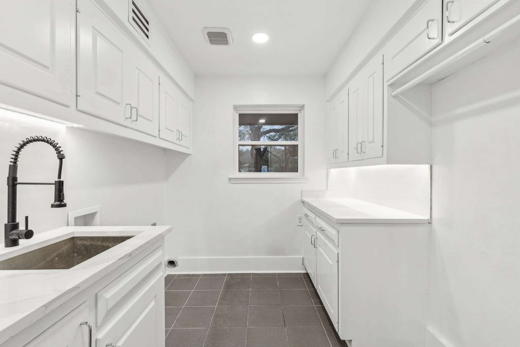 Single Family Residence For Rent in Dallas County , 7420 Royal Lane, Dallas, Texas 75230, 5 Bedroom, 8 Bathroom, 3 Garage spaces, 5,297 Sqft, built in 1973, mls#21222938, Real Estate Agent in Dallas, Homes For Rent in Dallas county, Homes For Rent in Dallas, Realtor in Dallas Texas, Real Estate Brokerage Independent Realty Texas, Luminita Cordes Realtor