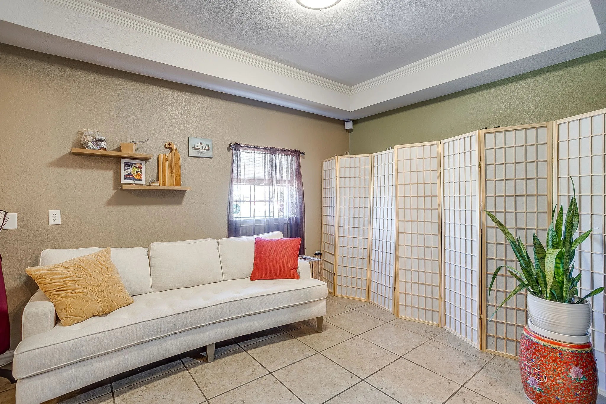 This nice alcove is a perfect reception area.