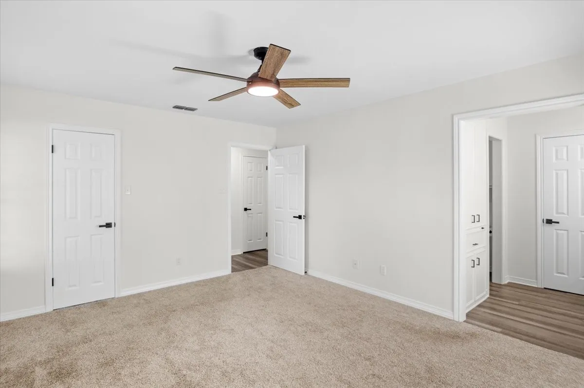 Single Family Residence For Sale in Smith County , 13511 COUNTY ROAD 1141, Tyler, Texas 75703, 6 Bedrooms, 4 Bathrooms, 2 Garage spaces, 3,910 Sqft, built in 1985, Price $995,000, mls#21222962, Real Estate Agent in Tyler, Homes For Sale in Smith county, Homes For Sale in Tyler, Realtor in Tyler Texas, Real Estate Brokerage Independent Realty Texas, Luminita Cordes Realtor