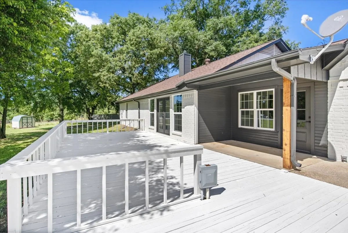Single Family Residence For Sale in Smith County , 13511 COUNTY ROAD 1141, Tyler, Texas 75703, 6 Bedrooms, 4 Bathrooms, 2 Garage spaces, 3,910 Sqft, built in 1985, Price $995,000, mls#21222962, Real Estate Agent in Tyler, Homes For Sale in Smith county, Homes For Sale in Tyler, Realtor in Tyler Texas, Real Estate Brokerage Independent Realty Texas, Luminita Cordes Realtor