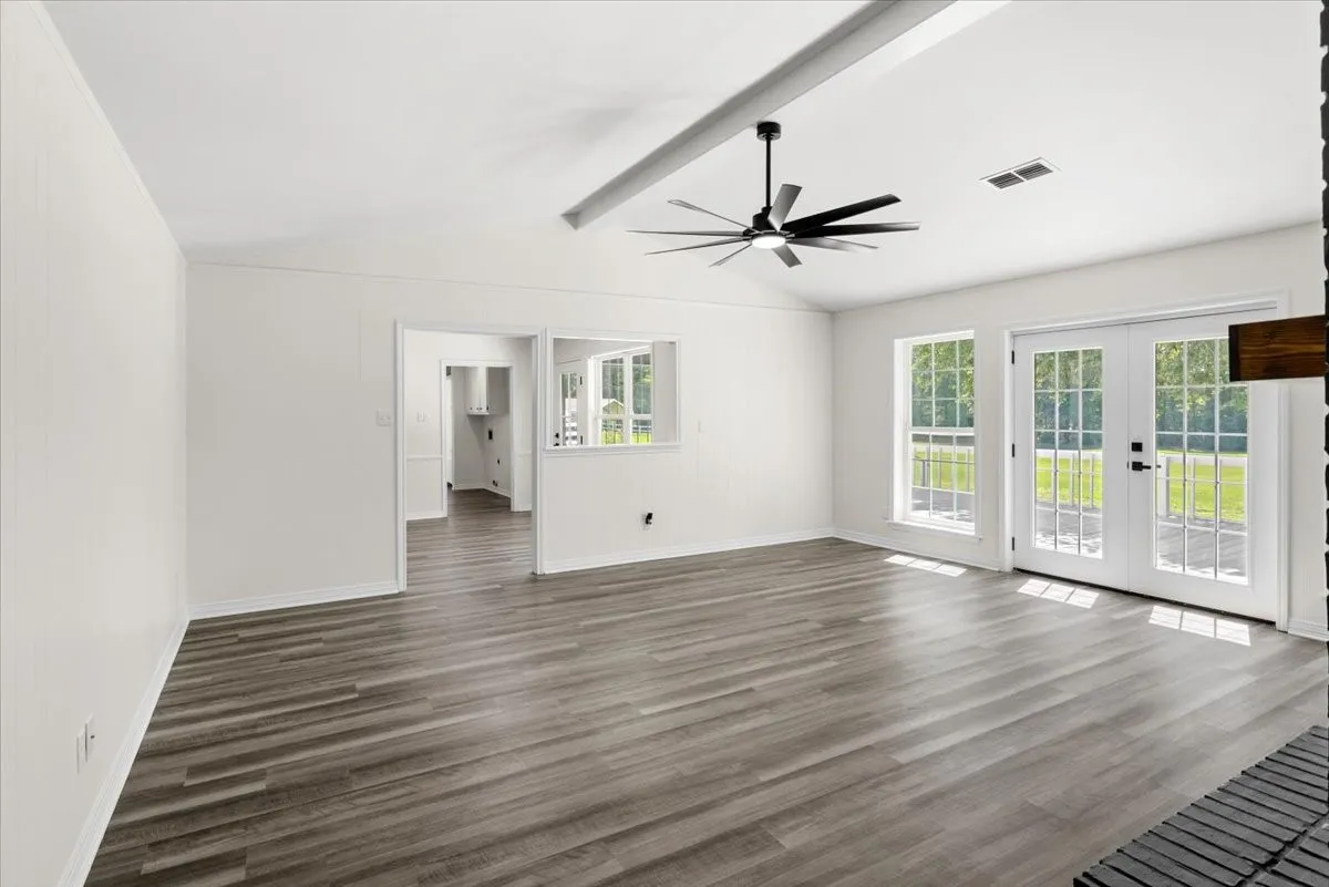 Single Family Residence For Sale in Smith County , 13511 COUNTY ROAD 1141, Tyler, Texas 75703, 6 Bedrooms, 4 Bathrooms, 2 Garage spaces, 3,910 Sqft, built in 1985, Price $995,000, mls#21222962, Real Estate Agent in Tyler, Homes For Sale in Smith county, Homes For Sale in Tyler, Realtor in Tyler Texas, Real Estate Brokerage Independent Realty Texas, Luminita Cordes Realtor