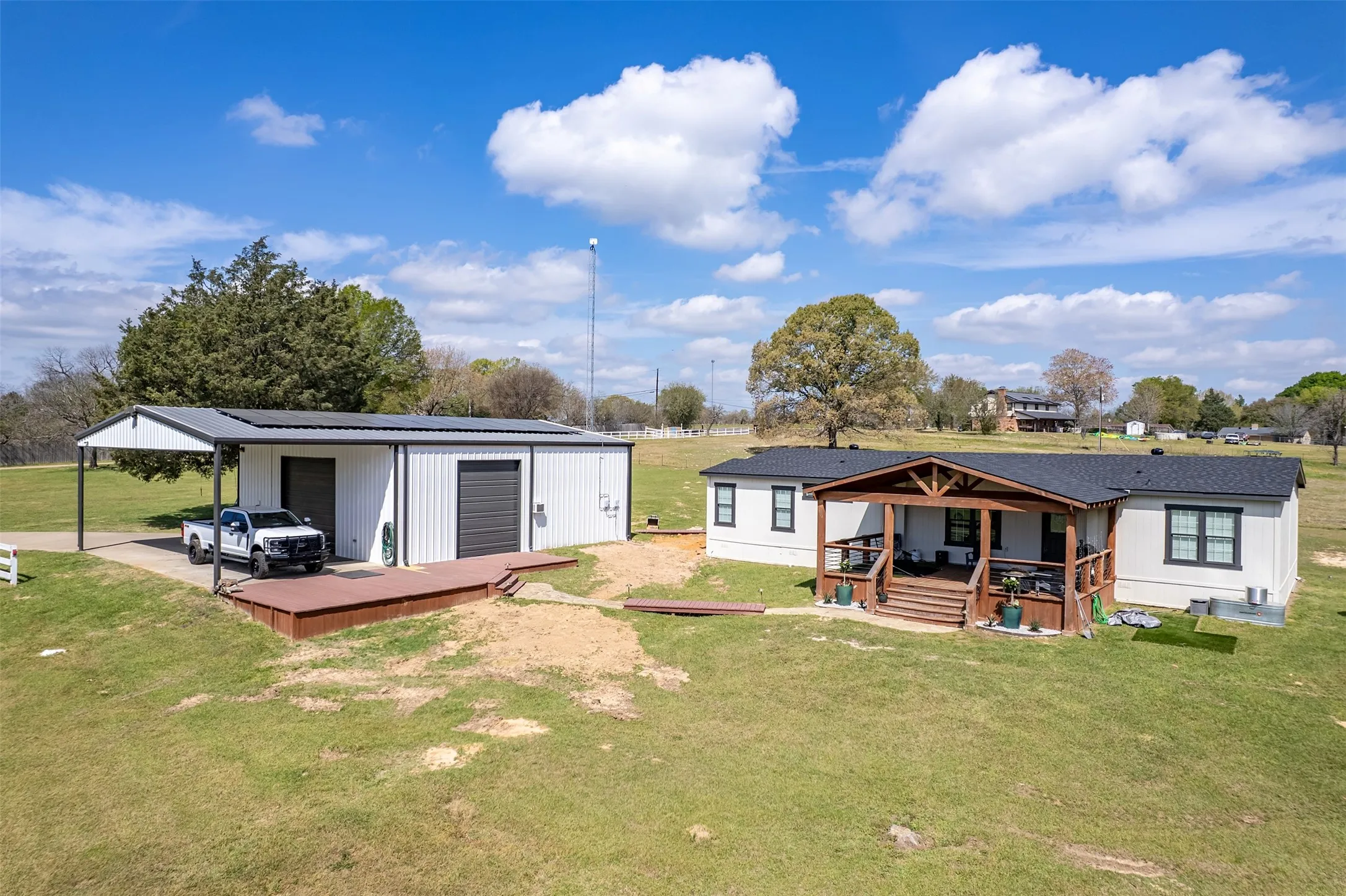 Single Family Residence For Sale in Smith County , 13511 COUNTY ROAD 1141, Tyler, Texas 75703, 6 Bedrooms, 4 Bathrooms, 2 Garage spaces, 3,910 Sqft, built in 1985, Price $995,000, mls#21222962, Real Estate Agent in Tyler, Homes For Sale in Smith county, Homes For Sale in Tyler, Realtor in Tyler Texas, Real Estate Brokerage Independent Realty Texas, Luminita Cordes Realtor