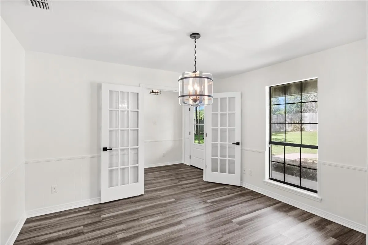 Single Family Residence For Sale in Smith County , 13511 COUNTY ROAD 1141, Tyler, Texas 75703, 6 Bedrooms, 4 Bathrooms, 2 Garage spaces, 3,910 Sqft, built in 1985, Price $995,000, mls#21222962, Real Estate Agent in Tyler, Homes For Sale in Smith county, Homes For Sale in Tyler, Realtor in Tyler Texas, Real Estate Brokerage Independent Realty Texas, Luminita Cordes Realtor