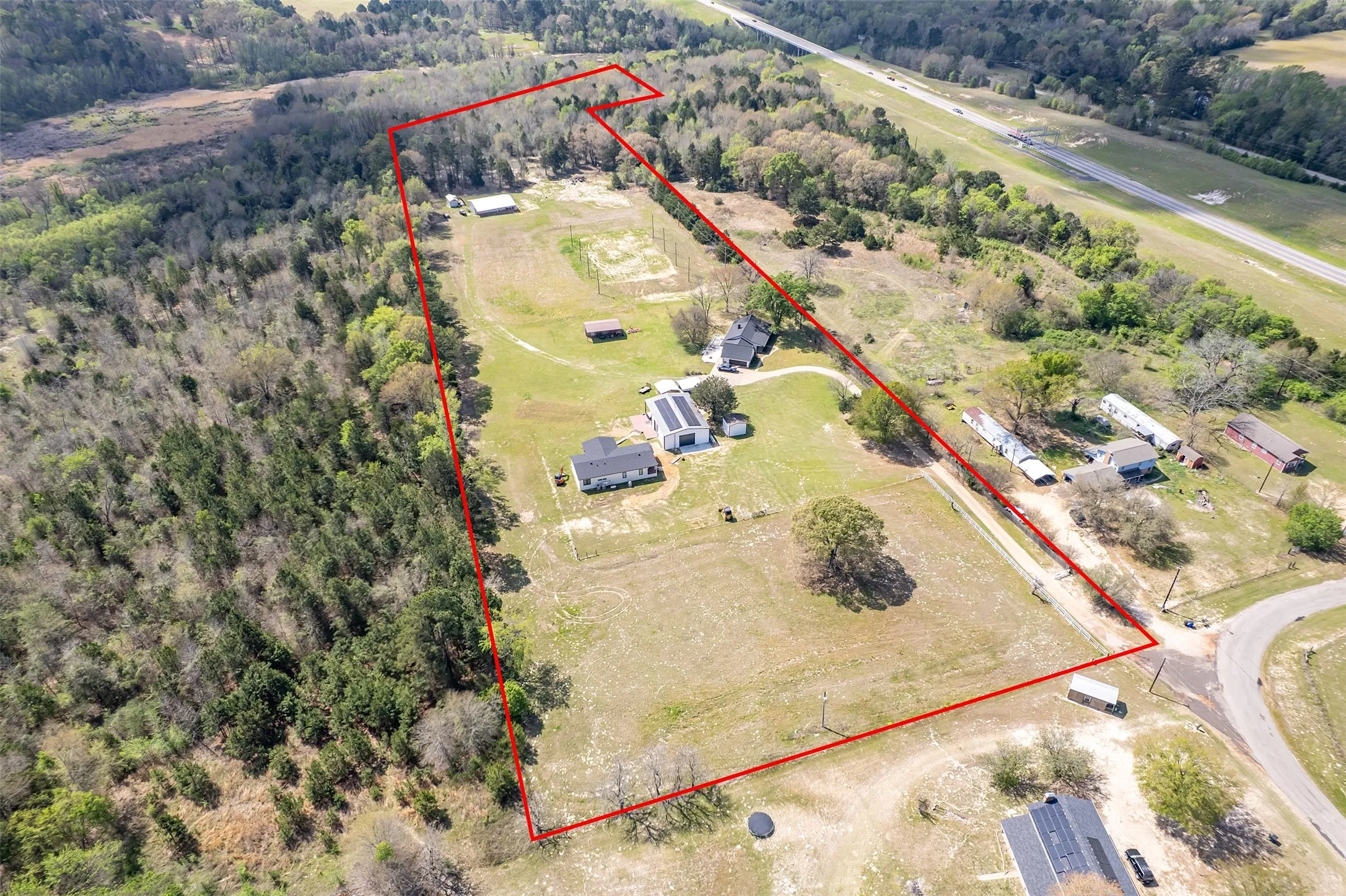 Single Family Residence For Sale in Smith County , 13511 COUNTY ROAD 1141, Tyler, Texas 75703, 6 Bedrooms, 4 Bathrooms, 2 Garage spaces, 3,910 Sqft, built in 1985, Price $995,000, mls#21222962, Real Estate Agent in Tyler, Homes For Sale in Smith county, Homes For Sale in Tyler, Realtor in Tyler Texas, Real Estate Brokerage Independent Realty Texas, Luminita Cordes Realtor