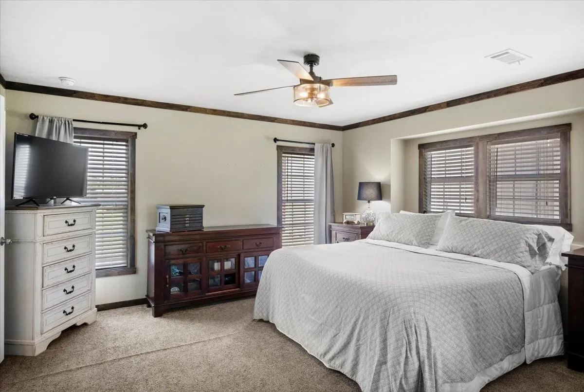 Single Family Residence For Sale in Smith County , 13511 COUNTY ROAD 1141, Tyler, Texas 75703, 6 Bedrooms, 4 Bathrooms, 2 Garage spaces, 3,910 Sqft, built in 1985, Price $995,000, mls#21222962, Real Estate Agent in Tyler, Homes For Sale in Smith county, Homes For Sale in Tyler, Realtor in Tyler Texas, Real Estate Brokerage Independent Realty Texas, Luminita Cordes Realtor