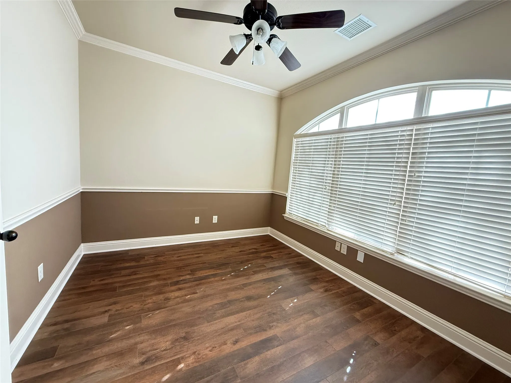 Single Family Residence For Sale in Tarrant County , 2143 Serene Court, Keller, Texas 76248, 4 Bedroom, 4 Bathroom, 2 Garage spaces, 3,092 Sqft, built in 2010, Preowned, mls#21222423, Real Estate Agent in Keller, Homes For Sale in Tarrant county, Homes For Sale in Keller, Realtor in Keller Texas, Real Estate Brokerage Independent Realty Texas, Luminita Cordes Realtor