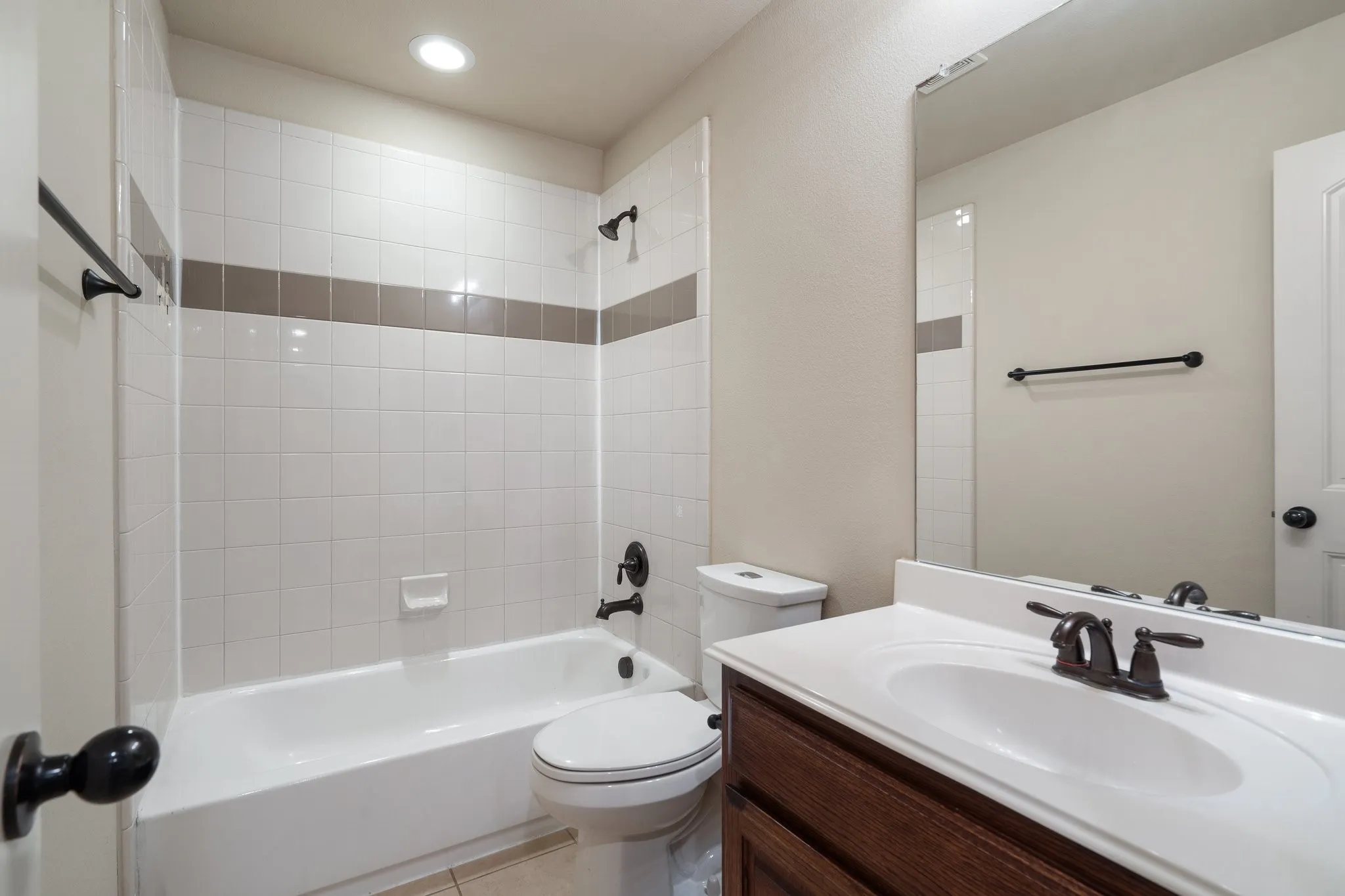 2 full bathrooms in second story