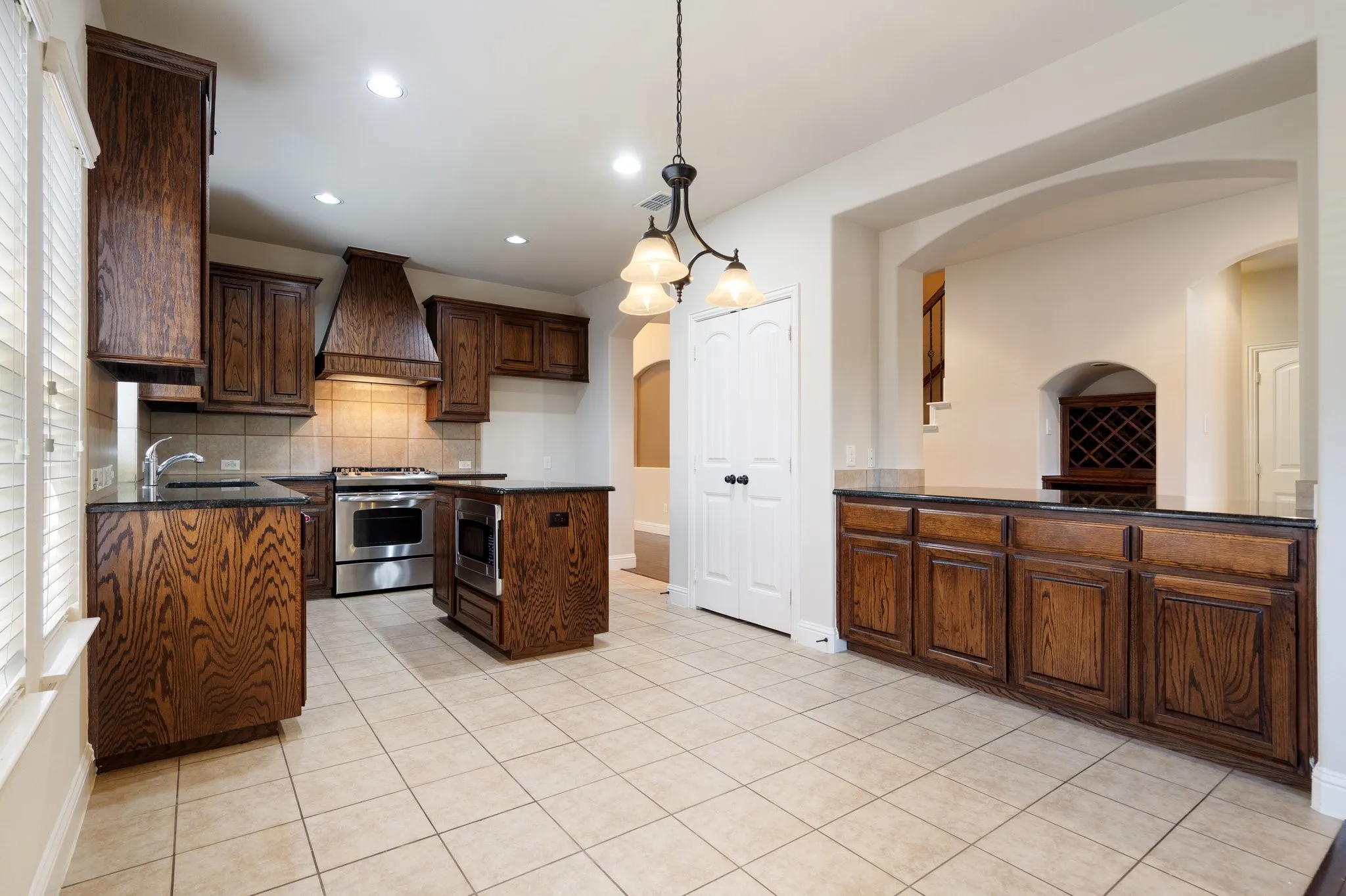 Single Family Residence For Sale in Tarrant County , 2143 Serene Court, Keller, Texas 76248, 4 Bedroom, 4 Bathroom, 2 Garage spaces, 3,092 Sqft, built in 2010, Preowned, mls#21222423, Real Estate Agent in Keller, Homes For Sale in Tarrant county, Homes For Sale in Keller, Realtor in Keller Texas, Real Estate Brokerage Independent Realty Texas, Luminita Cordes Realtor