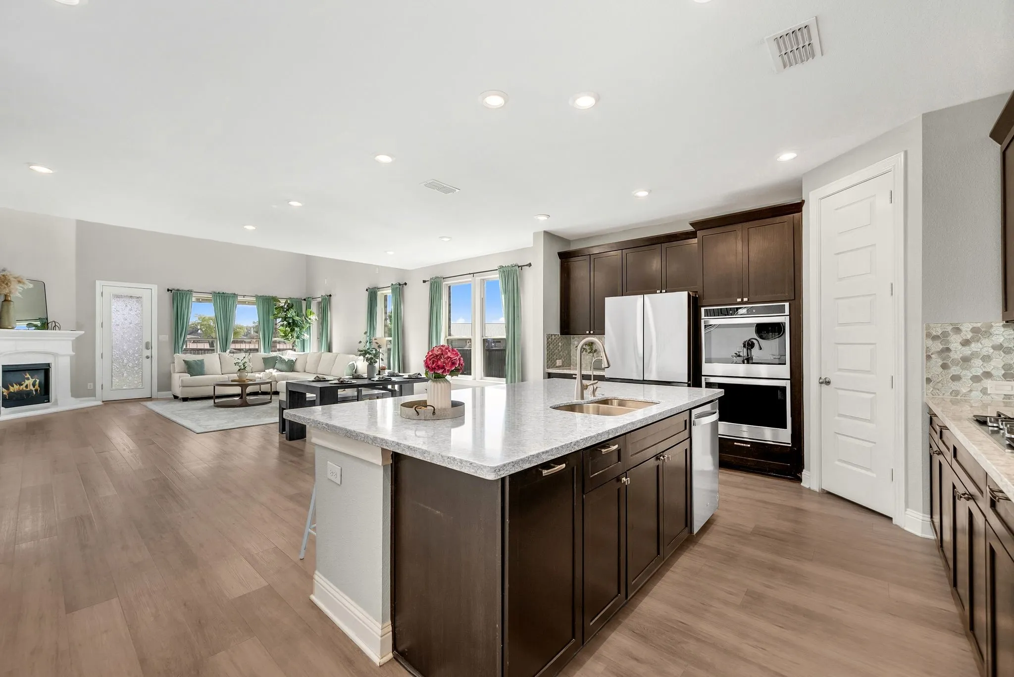 Single Family Residence For Sale in Collin County , 3696 Furrow Road, Frisco, Texas 75035, 6 Bedroom, 4 Bathroom, 2 Garage spaces, 3,858 Sqft, built in 2018, Preowned, mls#21222043, Real Estate Agent in Frisco, Homes For Sale in Collin county, Homes For Sale in Frisco, Realtor in Frisco Texas, Real Estate Brokerage Independent Realty Texas, Luminita Cordes Realtor
