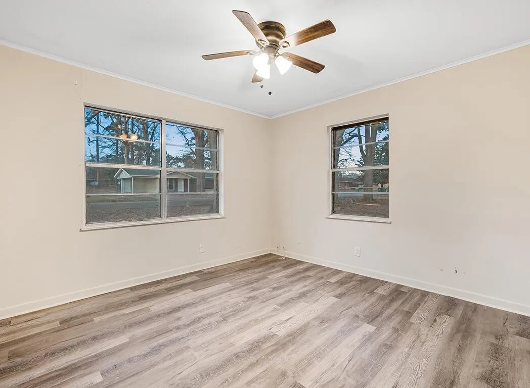 Single Family Residence For Sale in Bowie County , 3007 Hollywood Street, Texarkana, Texas 75501, 3 Bedrooms, 1 Bathroom, Garage spaces, 1,000 Sqft, built in 1974, Price $115,000, mls#21223048, Real Estate Agent in Texarkana, Homes For Sale in Bowie county, Homes For Sale in Texarkana, Realtor in Texarkana Texas, Real Estate Brokerage Independent Realty Texas, Luminita Cordes Realtor