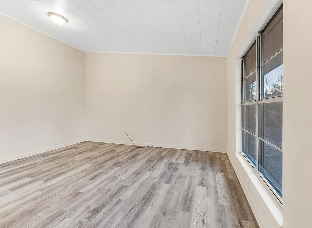 Single Family Residence For Sale in Bowie County , 3007 Hollywood Street, Texarkana, Texas 75501, 3 Bedrooms, 1 Bathroom, Garage spaces, 1,000 Sqft, built in 1974, Price $115,000, mls#21223048, Real Estate Agent in Texarkana, Homes For Sale in Bowie county, Homes For Sale in Texarkana, Realtor in Texarkana Texas, Real Estate Brokerage Independent Realty Texas, Luminita Cordes Realtor