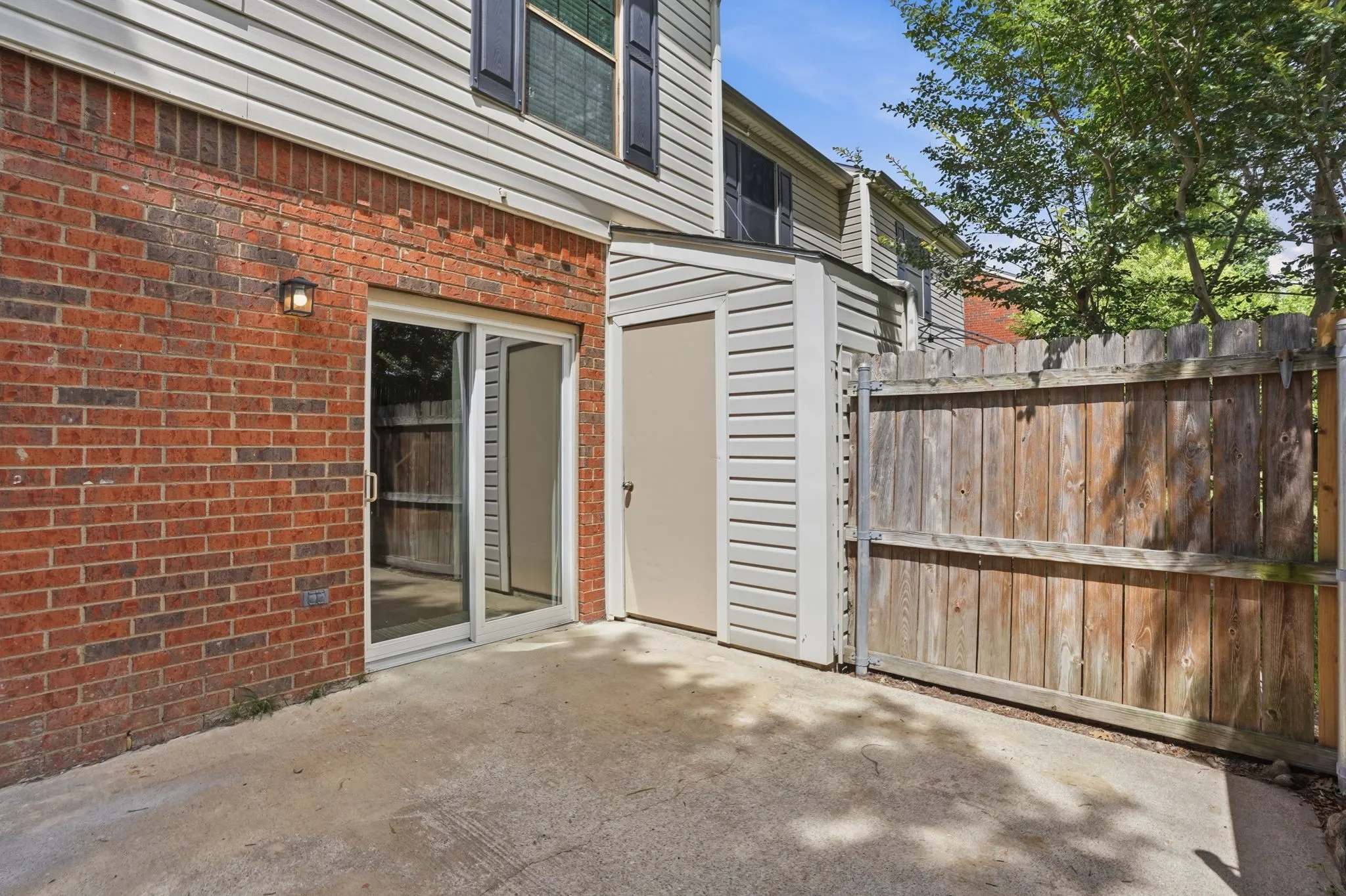 Condominium For Rent in Dallas County , 204 Samuel Boulevard i3, Coppell, Texas 75019, 2 Bedrooms, 2 Bathrooms, Garage spaces, 1,188 Sqft, built in 1984, Price $2,125, mls#21223103, Real Estate Agent in Coppell, Homes For Rent in Dallas county, Homes For Rent in Coppell, Realtor in Coppell Texas, Real Estate Brokerage Independent Realty Texas, Luminita Cordes Realtor