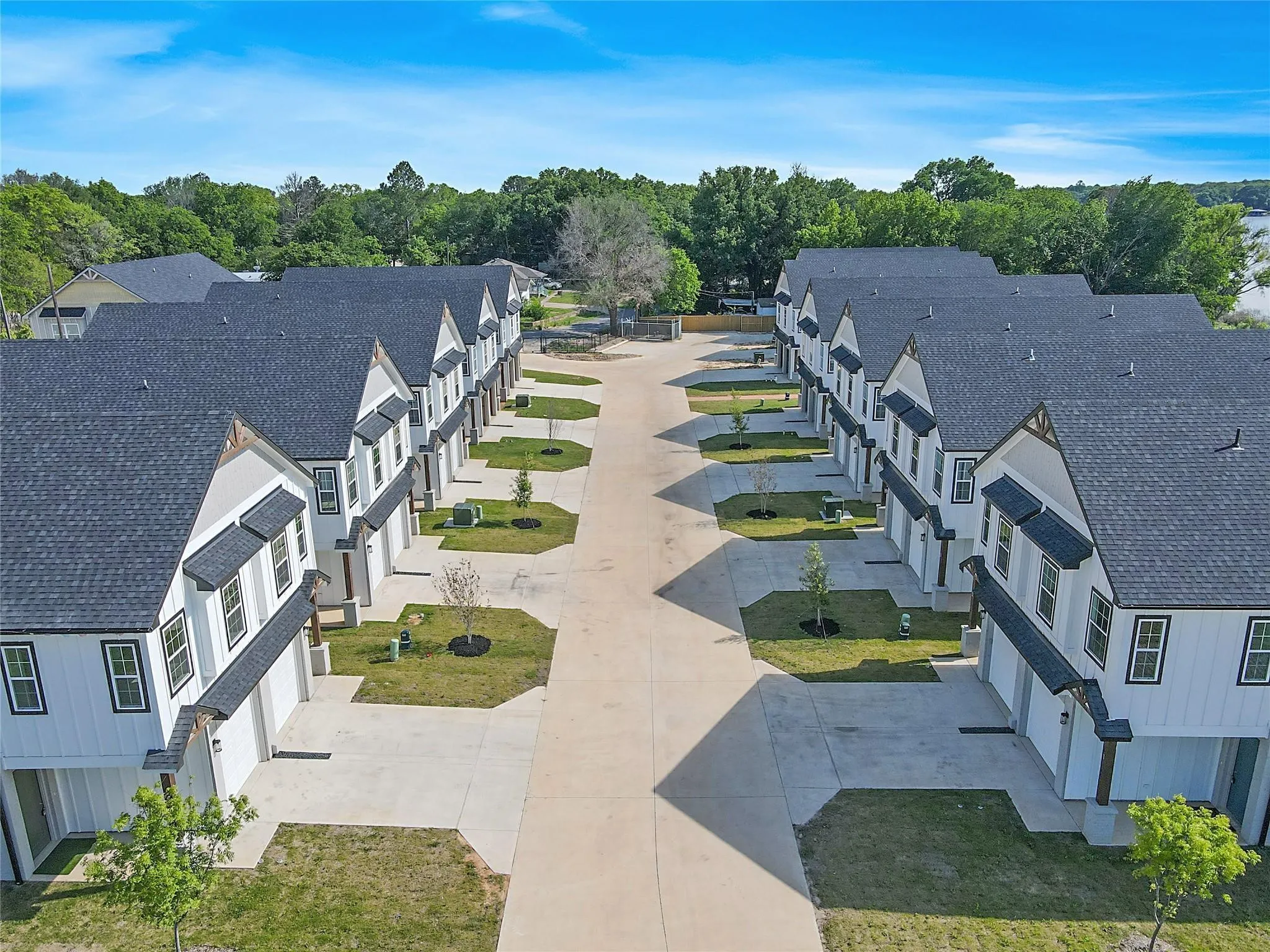 Townhouse For Rent in Henderson County , 1319 W Main Street 1, Gun Barrel City, Texas 75156, 3 Bedroom, 3 Bathroom, 1 Garage spaces, 1,545 Sqft, built in 2022, Preowned, mls#21222849, Real Estate Agent in Gun Barrel City, Homes For Rent in Henderson county, Homes For Rent in Gun Barrel City, Realtor in Gun Barrel City Texas, Real Estate Brokerage Independent Realty Texas, Luminita Cordes Realtor