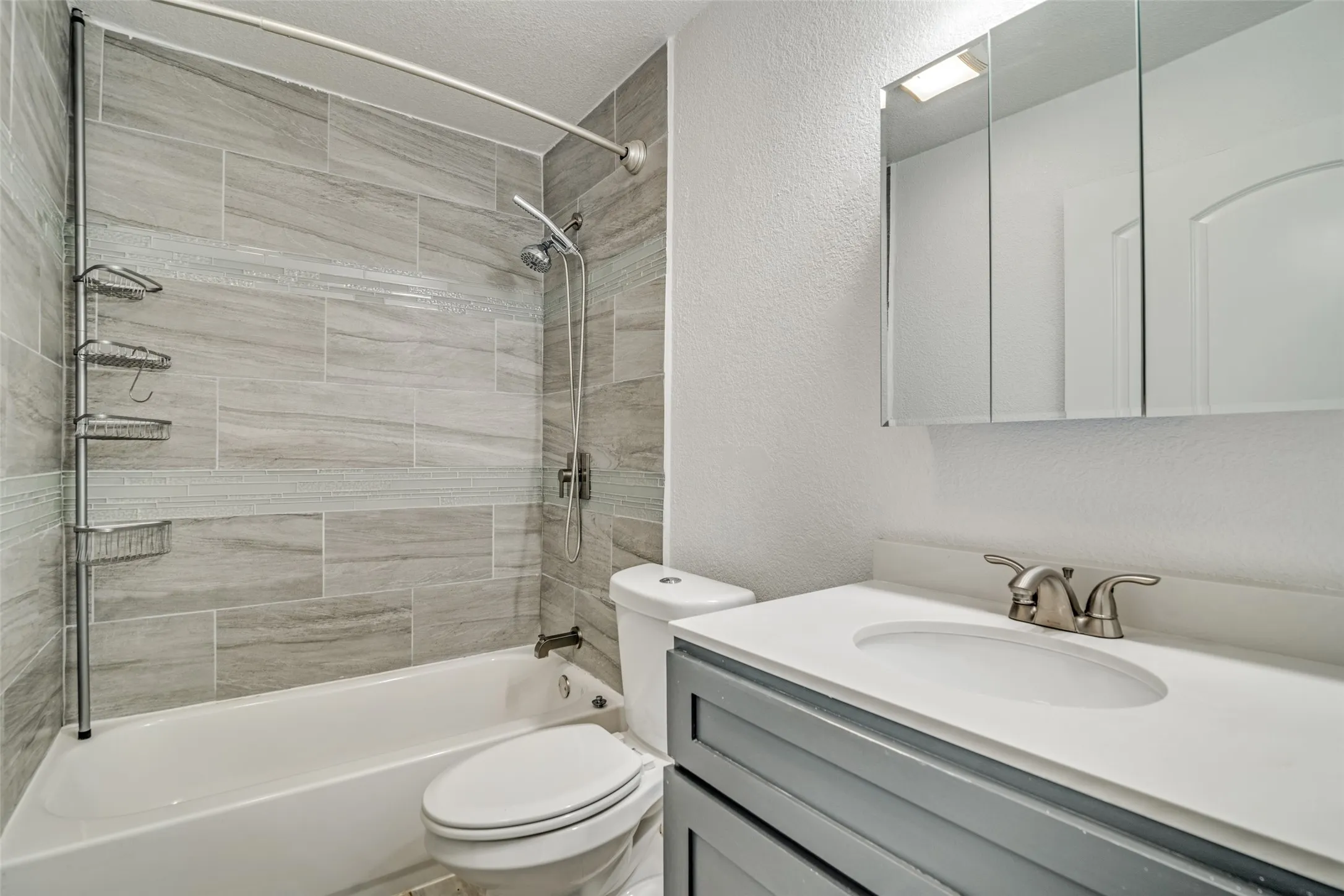 Single Family Residence For Sale in Dallas County , 310 Thistle Drive, Garland, Texas 75043, 3 Bedroom, 2 Bathroom, 2 Garage spaces, 1,817 Sqft, built in 1973, Preowned, Price $299,000, mls#21223125, Real Estate Agent in Garland, Homes For Sale in Dallas county, Homes For Sale in Garland, Realtor in Garland Texas, Real Estate Brokerage Independent Realty Texas, Luminita Cordes Realtor