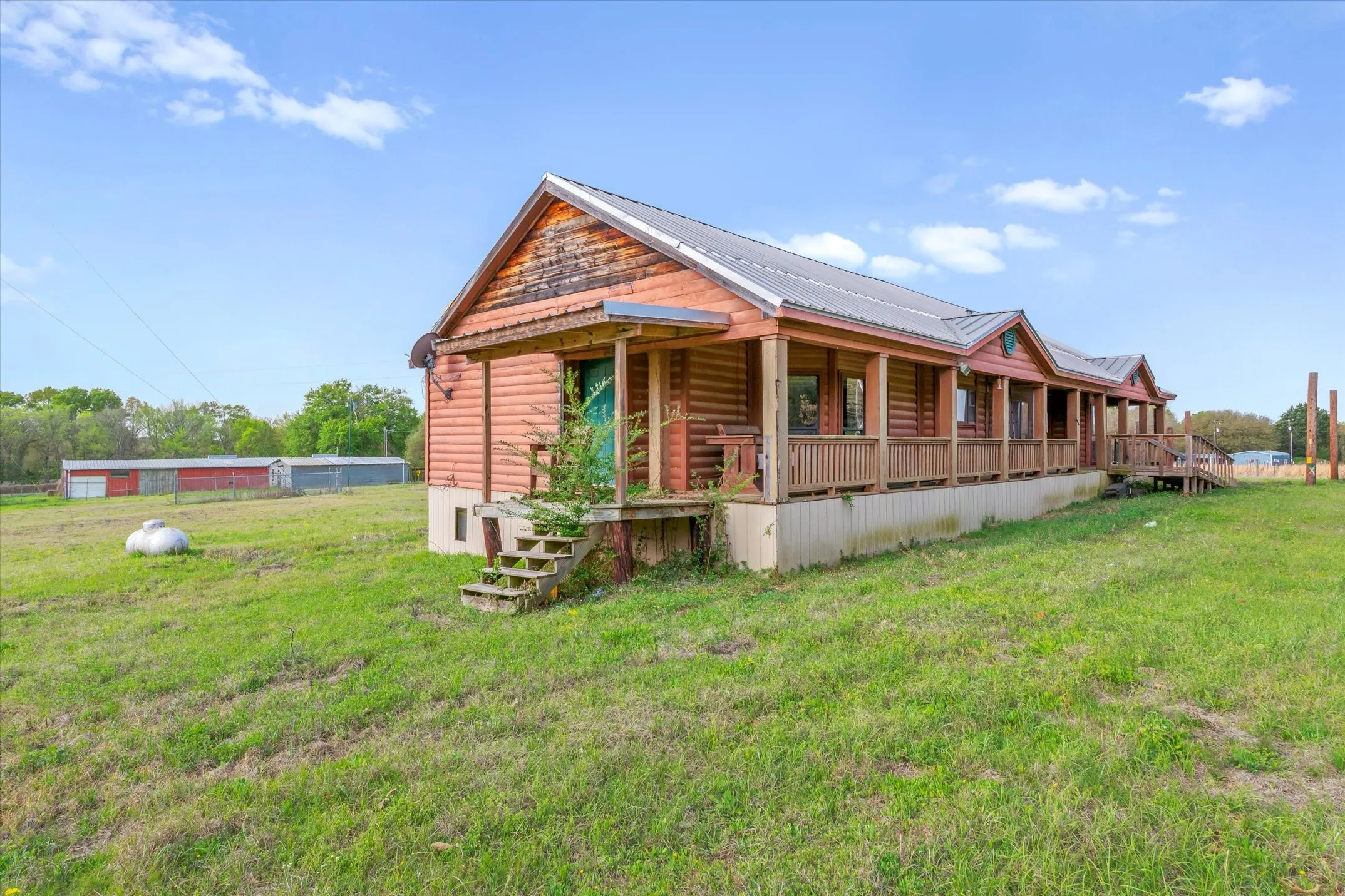 Mobile Home For Sale in Smith County , 25294 HWY 80, Grand Saline, Texas 75140, 3 Bedrooms, 2 Bathrooms, Garage spaces, 1,478 Sqft, built in 2000, Price $220,000, mls#21223080, Real Estate Agent in Grand Saline, Homes For Sale in Smith county, Homes For Sale in Grand Saline, Realtor in Grand Saline Texas, Real Estate Brokerage Independent Realty Texas, Luminita Cordes Realtor