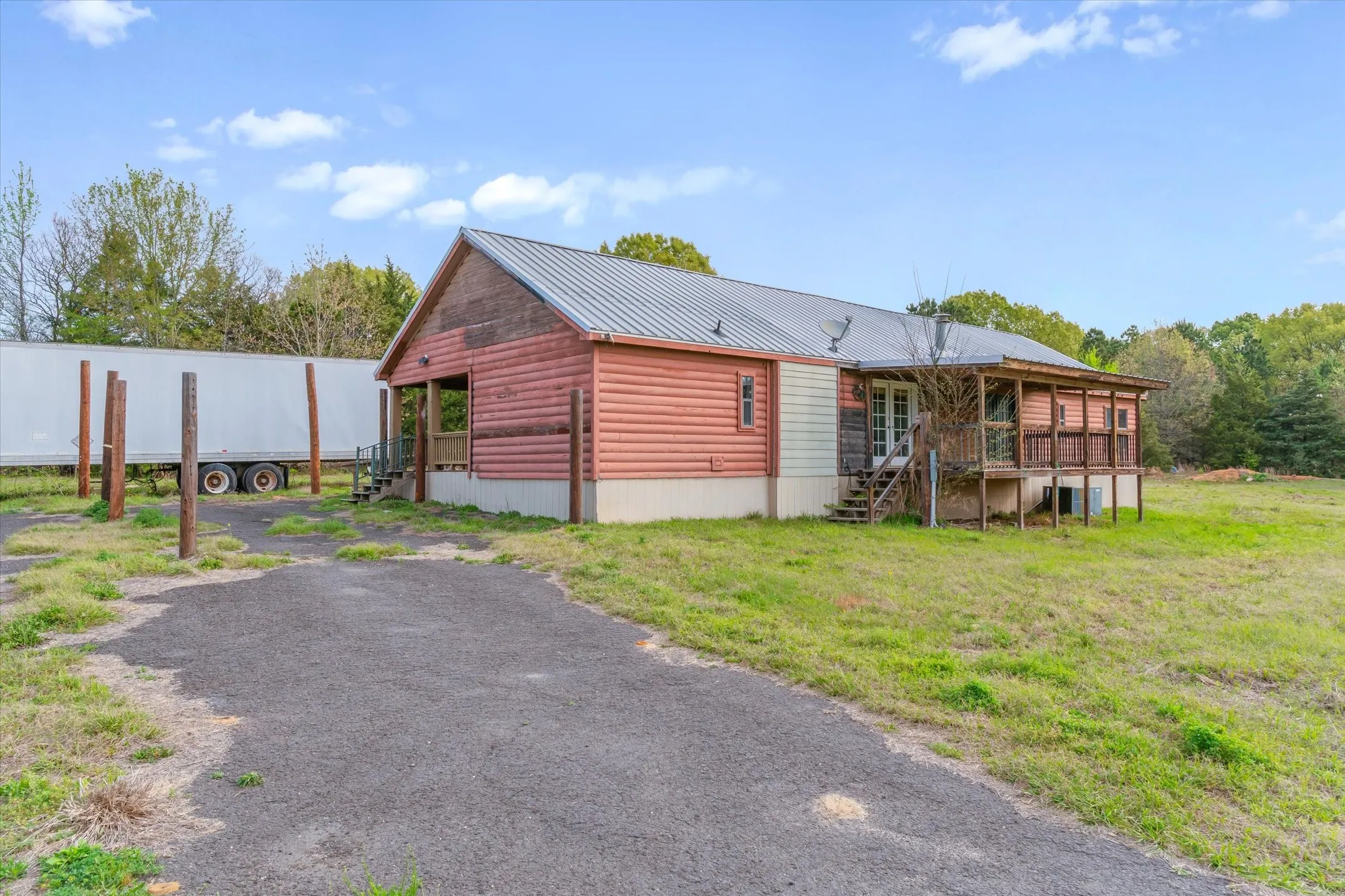 Mobile Home For Sale in Smith County , 25294 HWY 80, Grand Saline, Texas 75140, 3 Bedrooms, 2 Bathrooms, Garage spaces, 1,478 Sqft, built in 2000, Price $220,000, mls#21223080, Real Estate Agent in Grand Saline, Homes For Sale in Smith county, Homes For Sale in Grand Saline, Realtor in Grand Saline Texas, Real Estate Brokerage Independent Realty Texas, Luminita Cordes Realtor