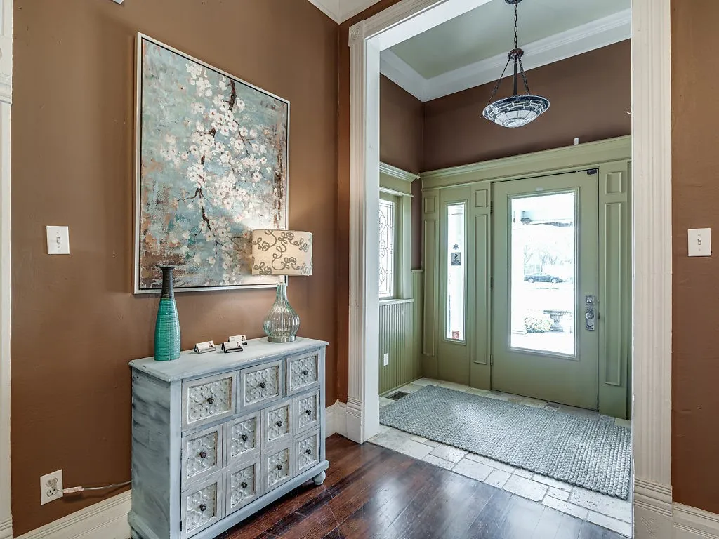 Office For Rent in Ellis County , 617 W Main Street, Midlothian, Texas 76065, 0, 0, Garage spaces, 0 Sqft, built in 1920, Preowned, Price $4,700, mls#21211061, Real Estate Agent in Midlothian, Homes For Rent in Ellis county, Homes For Rent in Midlothian, Realtor in Midlothian Texas, Real Estate Brokerage Independent Realty Texas, Luminita Cordes Realtor