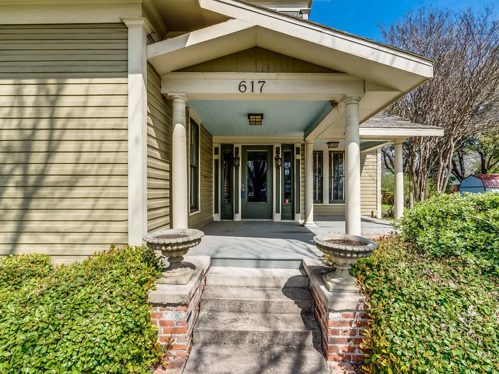 Office For Rent in Ellis County , 617 W Main Street, Midlothian, Texas 76065, 0, 0, Garage spaces, 0 Sqft, built in 1920, Preowned, Price $4,700, mls#21211061, Real Estate Agent in Midlothian, Homes For Rent in Ellis county, Homes For Rent in Midlothian, Realtor in Midlothian Texas, Real Estate Brokerage Independent Realty Texas, Luminita Cordes Realtor