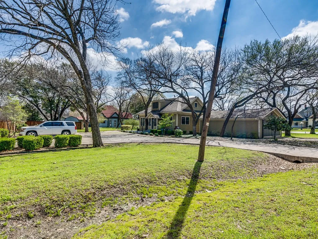 Office For Rent in Ellis County , 617 W Main Street, Midlothian, Texas 76065, 0, 0, Garage spaces, 0 Sqft, built in 1920, Preowned, Price $4,700, mls#21211061, Real Estate Agent in Midlothian, Homes For Rent in Ellis county, Homes For Rent in Midlothian, Realtor in Midlothian Texas, Real Estate Brokerage Independent Realty Texas, Luminita Cordes Realtor