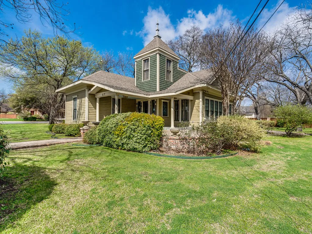 Office For Rent in Ellis County , 617 W Main Street, Midlothian, Texas 76065, 0, 0, Garage spaces, 0 Sqft, built in 1920, Preowned, Price $4,700, mls#21211061, Real Estate Agent in Midlothian, Homes For Rent in Ellis county, Homes For Rent in Midlothian, Realtor in Midlothian Texas, Real Estate Brokerage Independent Realty Texas, Luminita Cordes Realtor