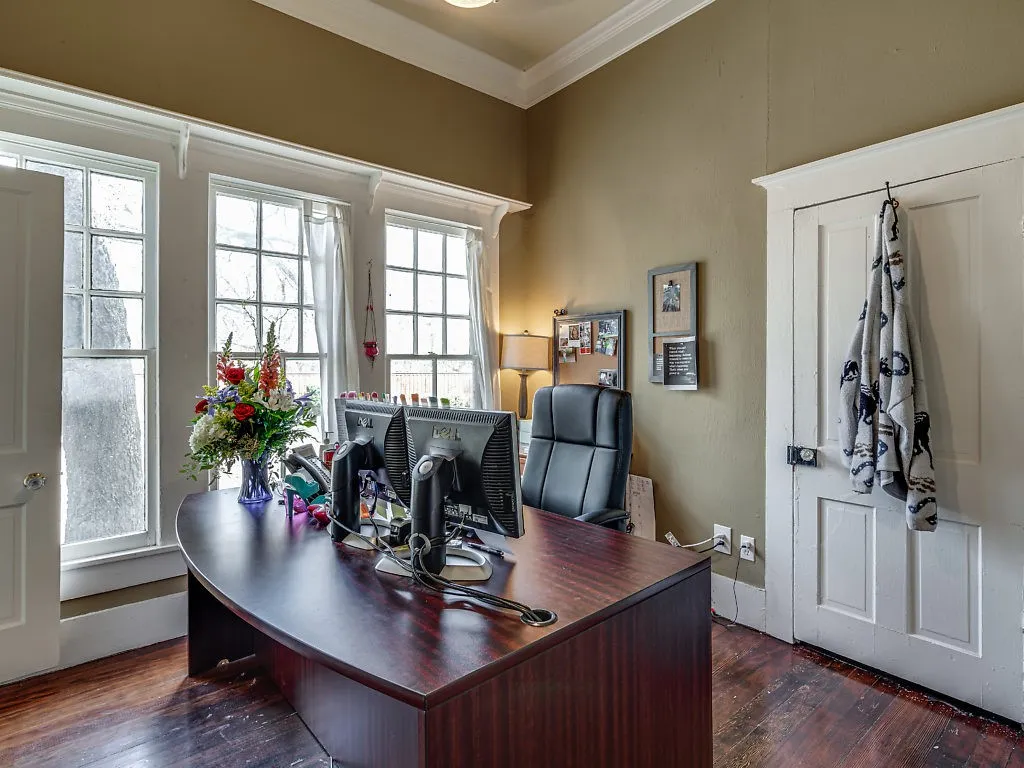 Office For Rent in Ellis County , 617 W Main Street, Midlothian, Texas 76065, 0, 0, Garage spaces, 0 Sqft, built in 1920, Preowned, Price $4,700, mls#21211061, Real Estate Agent in Midlothian, Homes For Rent in Ellis county, Homes For Rent in Midlothian, Realtor in Midlothian Texas, Real Estate Brokerage Independent Realty Texas, Luminita Cordes Realtor
