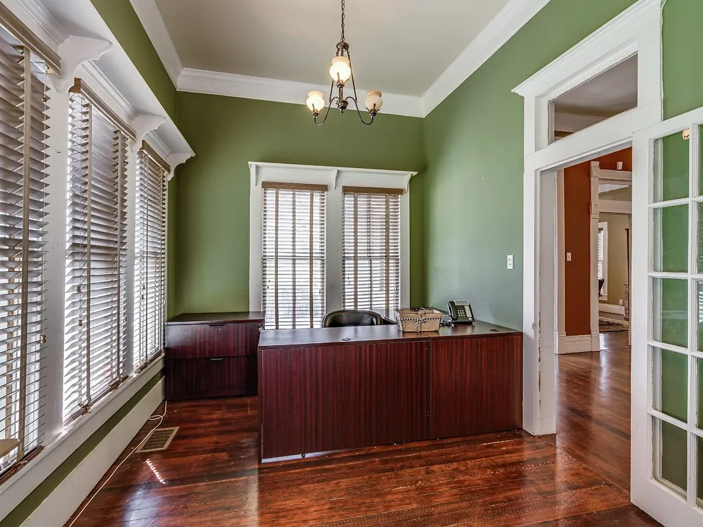 Office For Rent in Ellis County , 617 W Main Street, Midlothian, Texas 76065, 0, 0, Garage spaces, 0 Sqft, built in 1920, Preowned, Price $4,700, mls#21211061, Real Estate Agent in Midlothian, Homes For Rent in Ellis county, Homes For Rent in Midlothian, Realtor in Midlothian Texas, Real Estate Brokerage Independent Realty Texas, Luminita Cordes Realtor