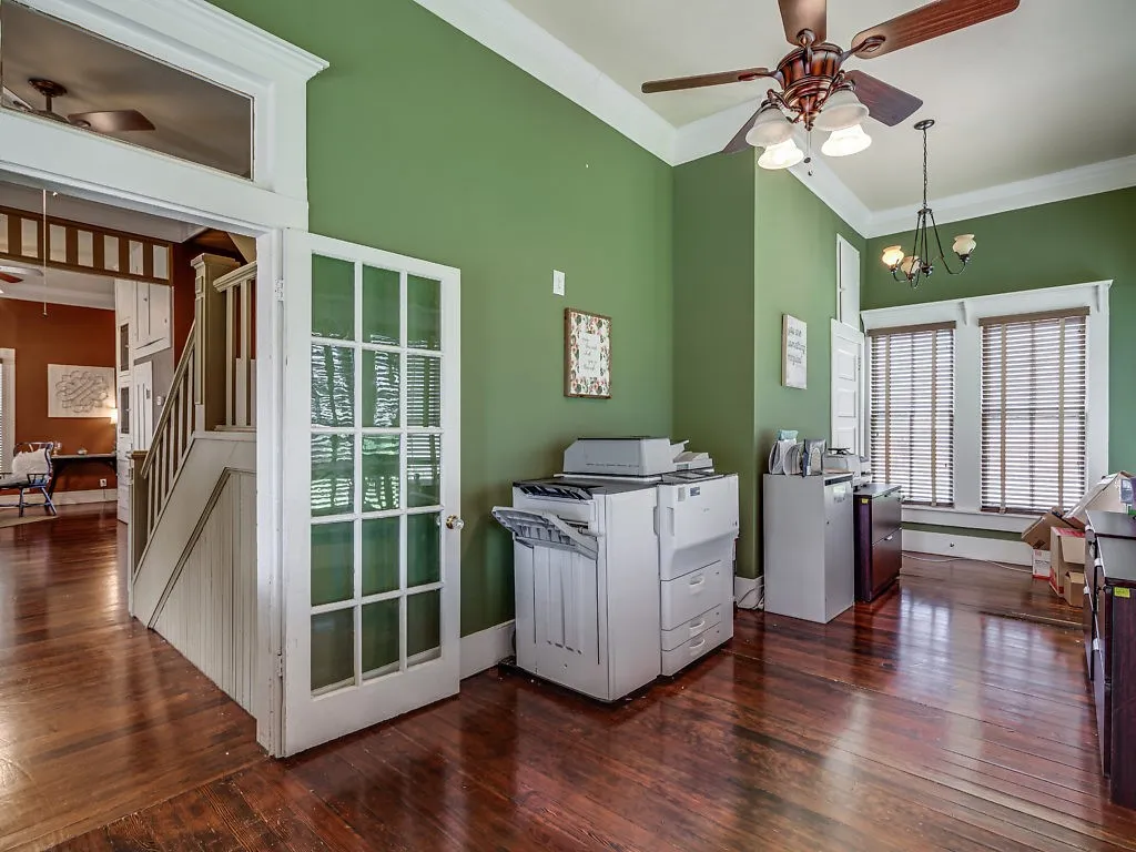 Office For Rent in Ellis County , 617 W Main Street, Midlothian, Texas 76065, 0, 0, Garage spaces, 0 Sqft, built in 1920, Preowned, Price $4,700, mls#21211061, Real Estate Agent in Midlothian, Homes For Rent in Ellis county, Homes For Rent in Midlothian, Realtor in Midlothian Texas, Real Estate Brokerage Independent Realty Texas, Luminita Cordes Realtor