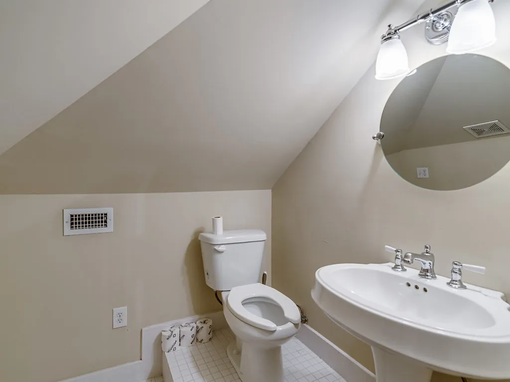 Office For Rent in Ellis County , 617 W Main Street, Midlothian, Texas 76065, 0, 0, Garage spaces, 0 Sqft, built in 1920, Preowned, Price $4,700, mls#21211061, Real Estate Agent in Midlothian, Homes For Rent in Ellis county, Homes For Rent in Midlothian, Realtor in Midlothian Texas, Real Estate Brokerage Independent Realty Texas, Luminita Cordes Realtor