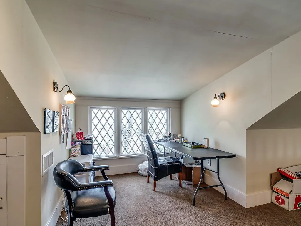 Office For Rent in Ellis County , 617 W Main Street, Midlothian, Texas 76065, 0, 0, Garage spaces, 0 Sqft, built in 1920, Preowned, Price $4,700, mls#21211061, Real Estate Agent in Midlothian, Homes For Rent in Ellis county, Homes For Rent in Midlothian, Realtor in Midlothian Texas, Real Estate Brokerage Independent Realty Texas, Luminita Cordes Realtor