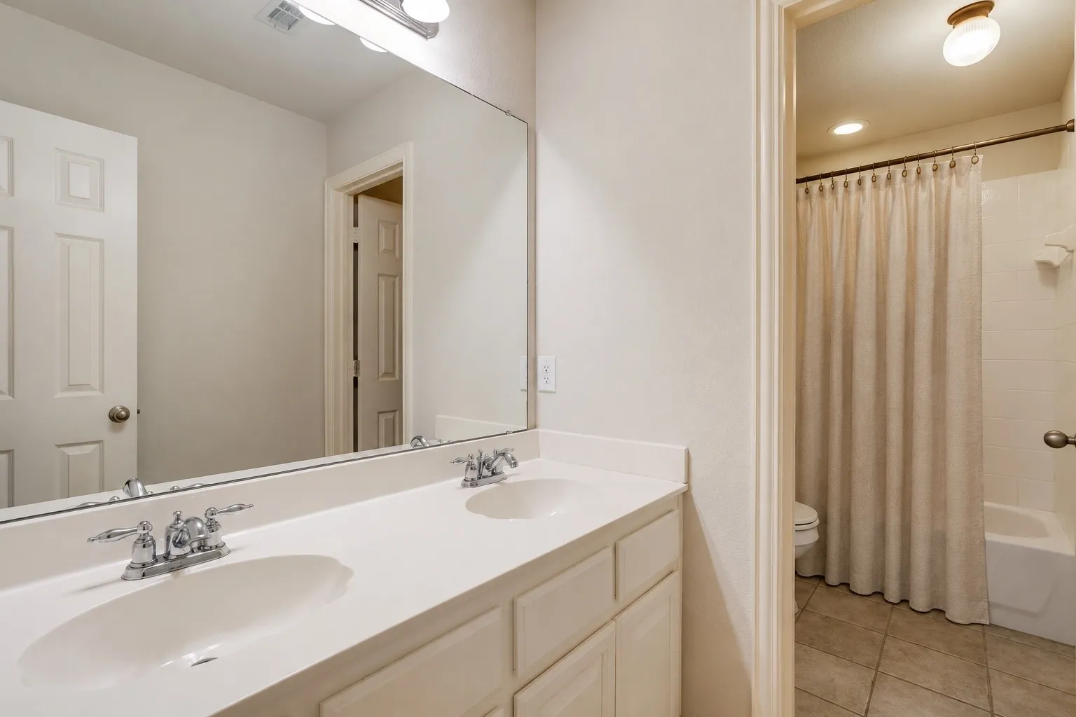 Single Family Residence For Sale in Dallas County , 6205 Fieldcrest Lane, Sachse, Texas 75048, 4 Bedroom, 4 Bathroom, 3 Garage spaces, 3,666 Sqft, built in 2005, mls#21223196, Real Estate Agent in Sachse, Homes For Sale in Dallas county, Homes For Sale in Sachse, Realtor in Sachse Texas, Real Estate Brokerage Independent Realty Texas, Luminita Cordes Realtor