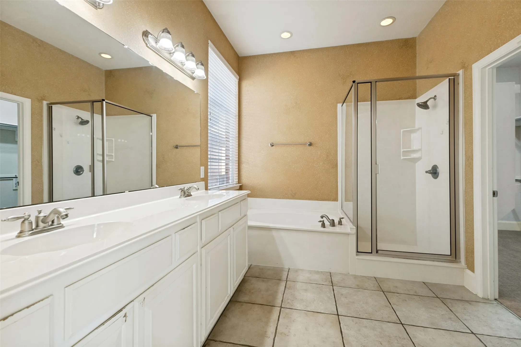 Single Family Residence For Sale in Dallas County , 6205 Fieldcrest Lane, Sachse, Texas 75048, 4 Bedroom, 4 Bathroom, 3 Garage spaces, 3,666 Sqft, built in 2005, mls#21223196, Real Estate Agent in Sachse, Homes For Sale in Dallas county, Homes For Sale in Sachse, Realtor in Sachse Texas, Real Estate Brokerage Independent Realty Texas, Luminita Cordes Realtor