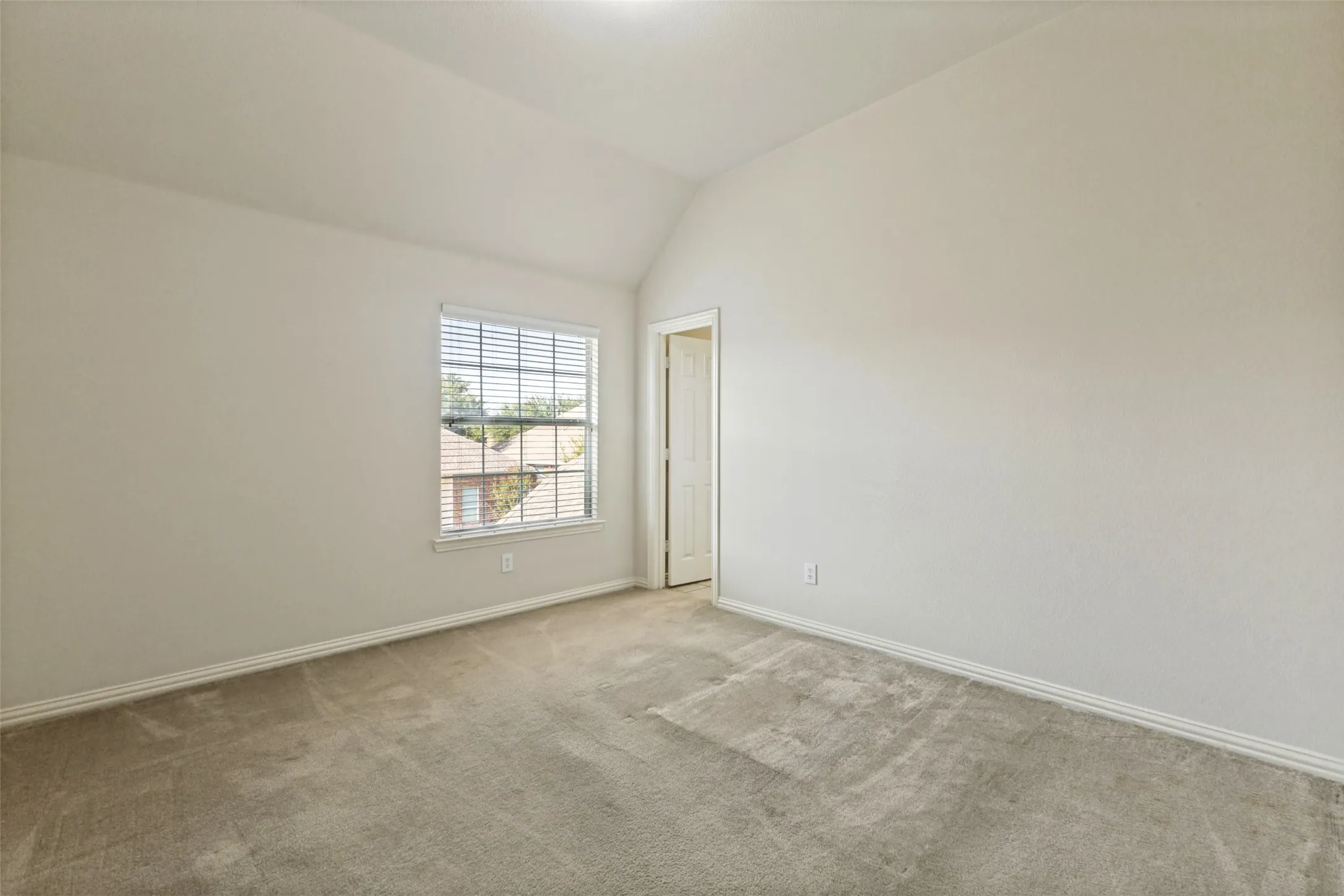 Single Family Residence For Sale in Dallas County , 6205 Fieldcrest Lane, Sachse, Texas 75048, 4 Bedroom, 4 Bathroom, 3 Garage spaces, 3,666 Sqft, built in 2005, mls#21223196, Real Estate Agent in Sachse, Homes For Sale in Dallas county, Homes For Sale in Sachse, Realtor in Sachse Texas, Real Estate Brokerage Independent Realty Texas, Luminita Cordes Realtor