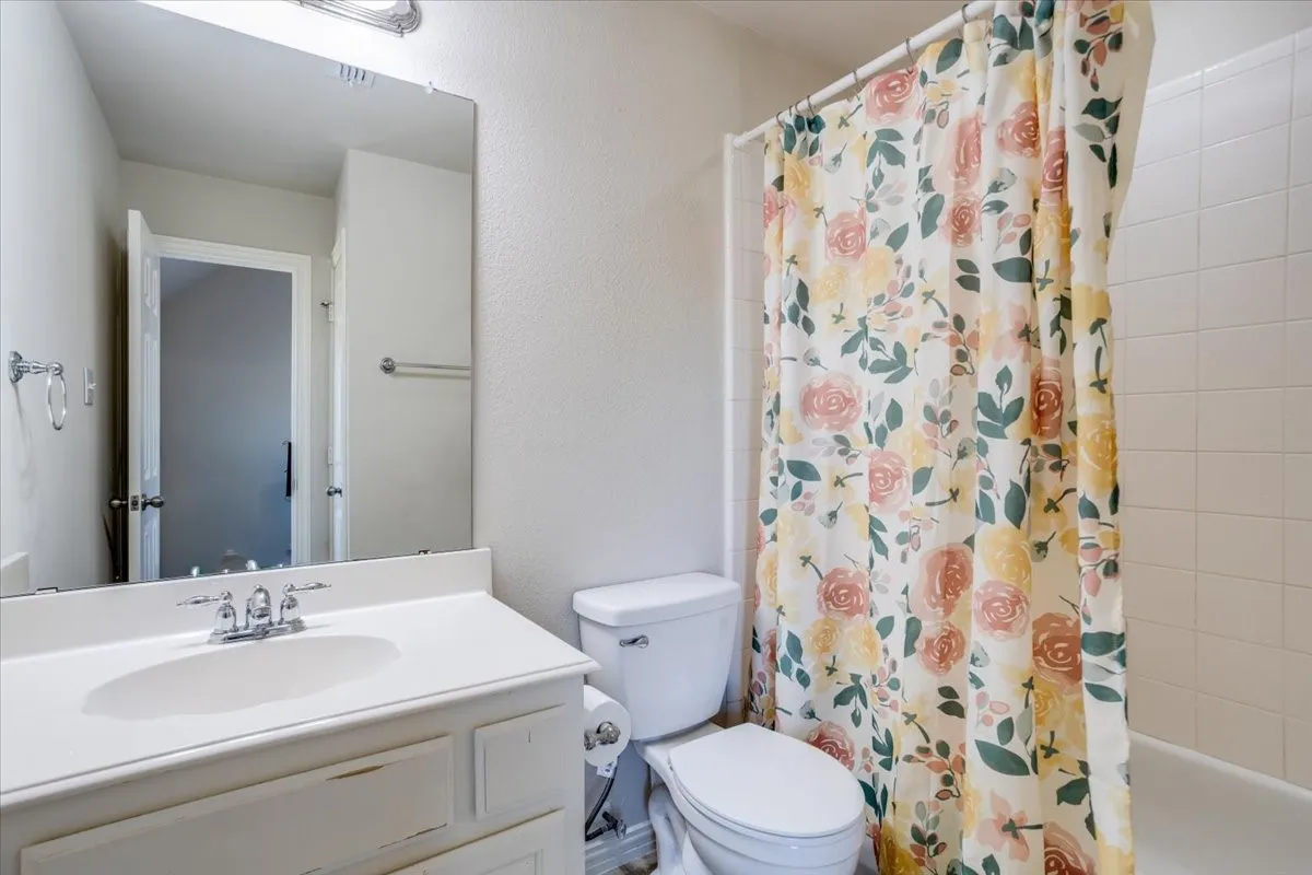 Single Family Residence For Sale in Dallas County , 6205 Fieldcrest Lane, Sachse, Texas 75048, 4 Bedroom, 4 Bathroom, 3 Garage spaces, 3,666 Sqft, built in 2005, mls#21223196, Real Estate Agent in Sachse, Homes For Sale in Dallas county, Homes For Sale in Sachse, Realtor in Sachse Texas, Real Estate Brokerage Independent Realty Texas, Luminita Cordes Realtor