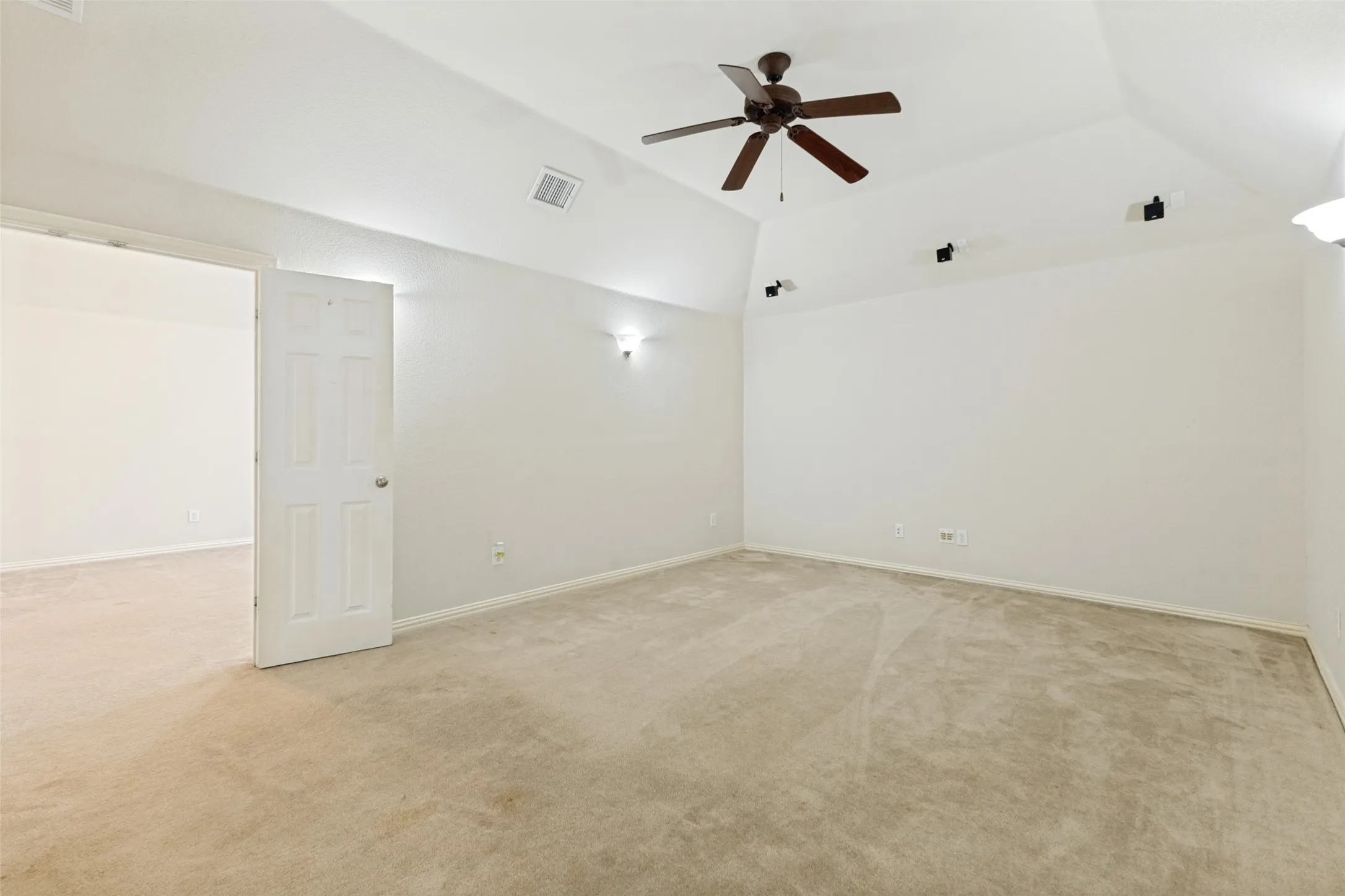 Single Family Residence For Sale in Dallas County , 6205 Fieldcrest Lane, Sachse, Texas 75048, 4 Bedroom, 4 Bathroom, 3 Garage spaces, 3,666 Sqft, built in 2005, mls#21223196, Real Estate Agent in Sachse, Homes For Sale in Dallas county, Homes For Sale in Sachse, Realtor in Sachse Texas, Real Estate Brokerage Independent Realty Texas, Luminita Cordes Realtor