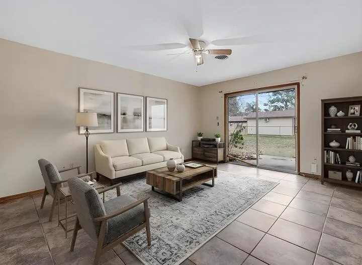 Single Family Residence For Sale in Bowie County , 2003 Ashley, Texarkana, Texas 75501, 3 Bedrooms, 1 Bathroom, 1 Garage spaces, 1,091 Sqft, built in 1975, Price $116,000, mls#21223220, Real Estate Agent in Texarkana, Homes For Sale in Bowie county, Homes For Sale in Texarkana, Realtor in Texarkana Texas, Real Estate Brokerage Independent Realty Texas, Luminita Cordes Realtor