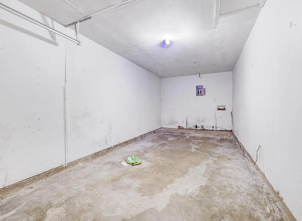 Single Family Residence For Sale in Bowie County , 2003 Ashley, Texarkana, Texas 75501, 3 Bedrooms, 1 Bathroom, 1 Garage spaces, 1,091 Sqft, built in 1975, Price $116,000, mls#21223220, Real Estate Agent in Texarkana, Homes For Sale in Bowie county, Homes For Sale in Texarkana, Realtor in Texarkana Texas, Real Estate Brokerage Independent Realty Texas, Luminita Cordes Realtor