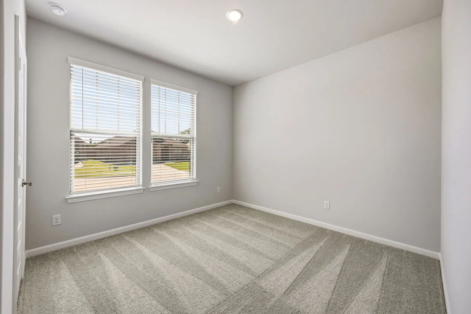 5-web-or-mls-1506-red-clover-ave