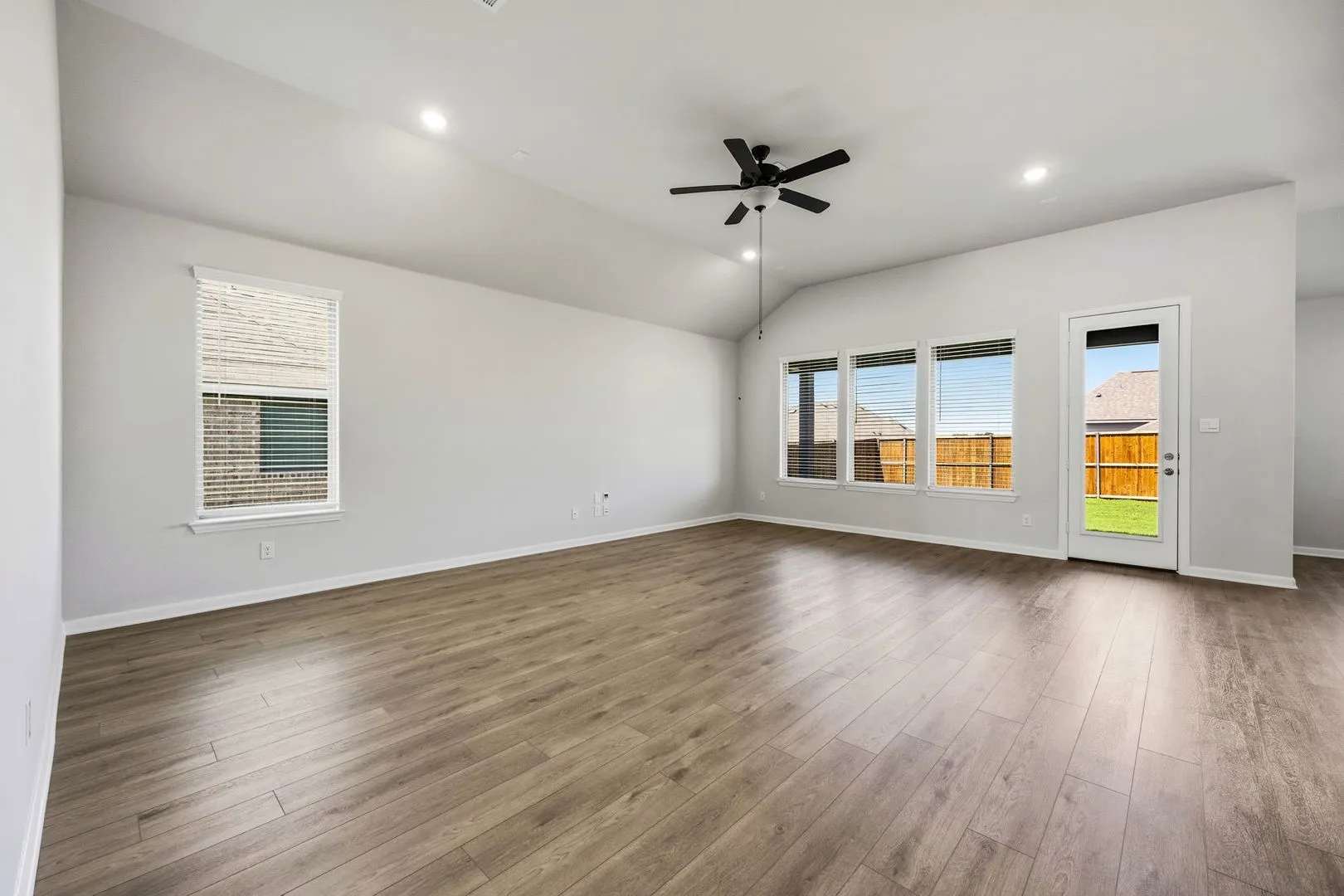 9-web-or-mls-1506-red-clover-ave