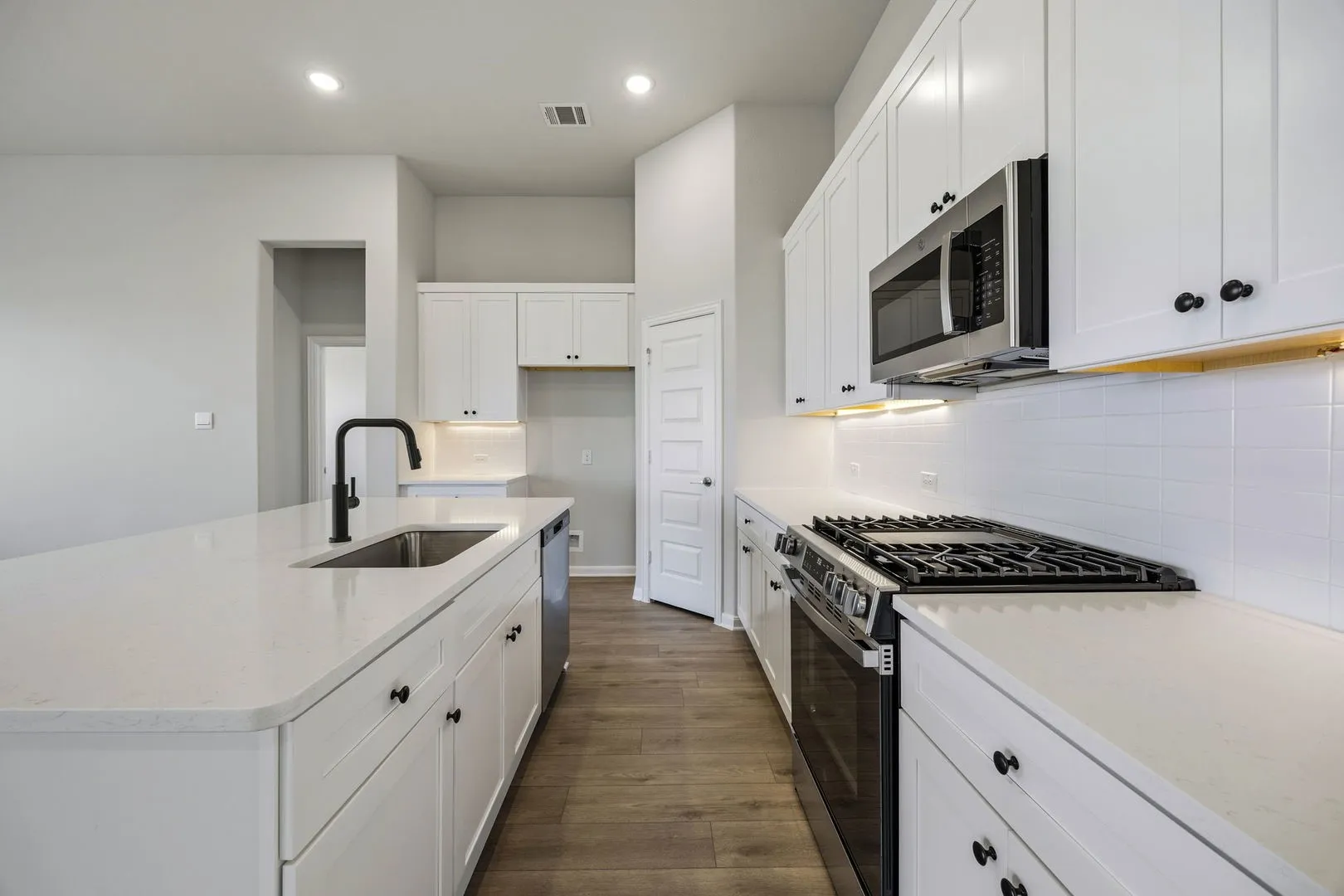 18-web-or-mls-1506-red-clover-ave