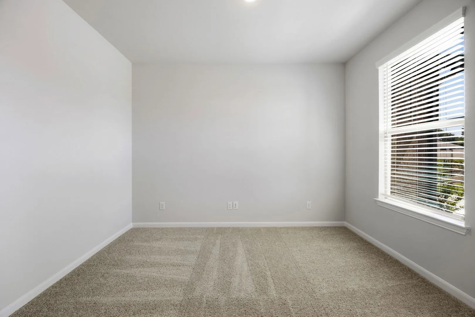 27-web-or-mls-1506-red-clover-ave