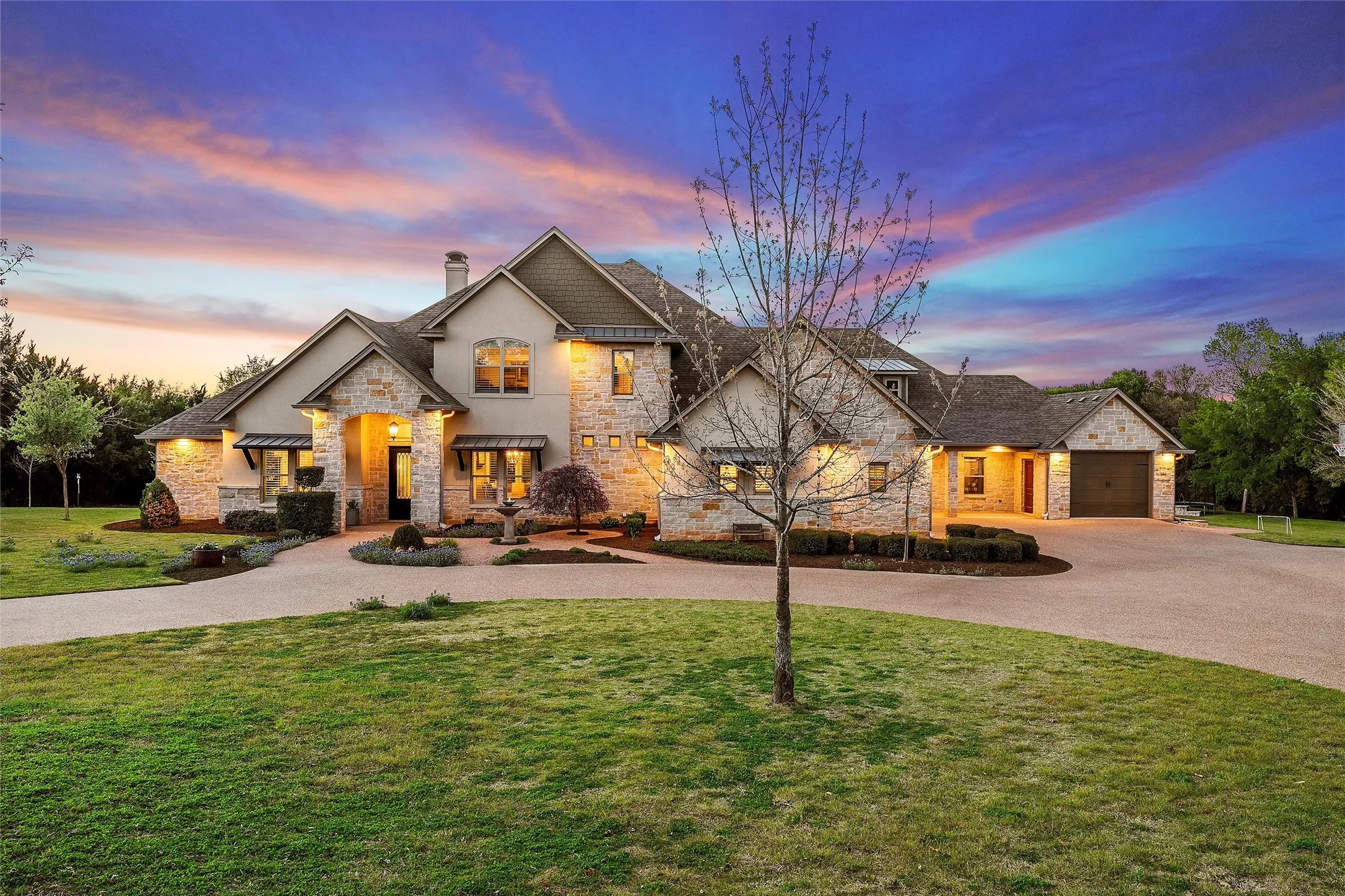 Single Family Residence For Sale in Mc Lennan County , 14690 Chapel Road, Lorena, Texas 76655, 5 Bedroom, 6 Bathroom, 3 Garage spaces, 5,639 Sqft, built in 2017, mls#21221985, Real Estate Agent in Lorena, Homes For Sale in Mc Lennan county, Homes For Sale in Lorena, Realtor in Lorena Texas, Real Estate Brokerage Independent Realty Texas, Luminita Cordes Realtor