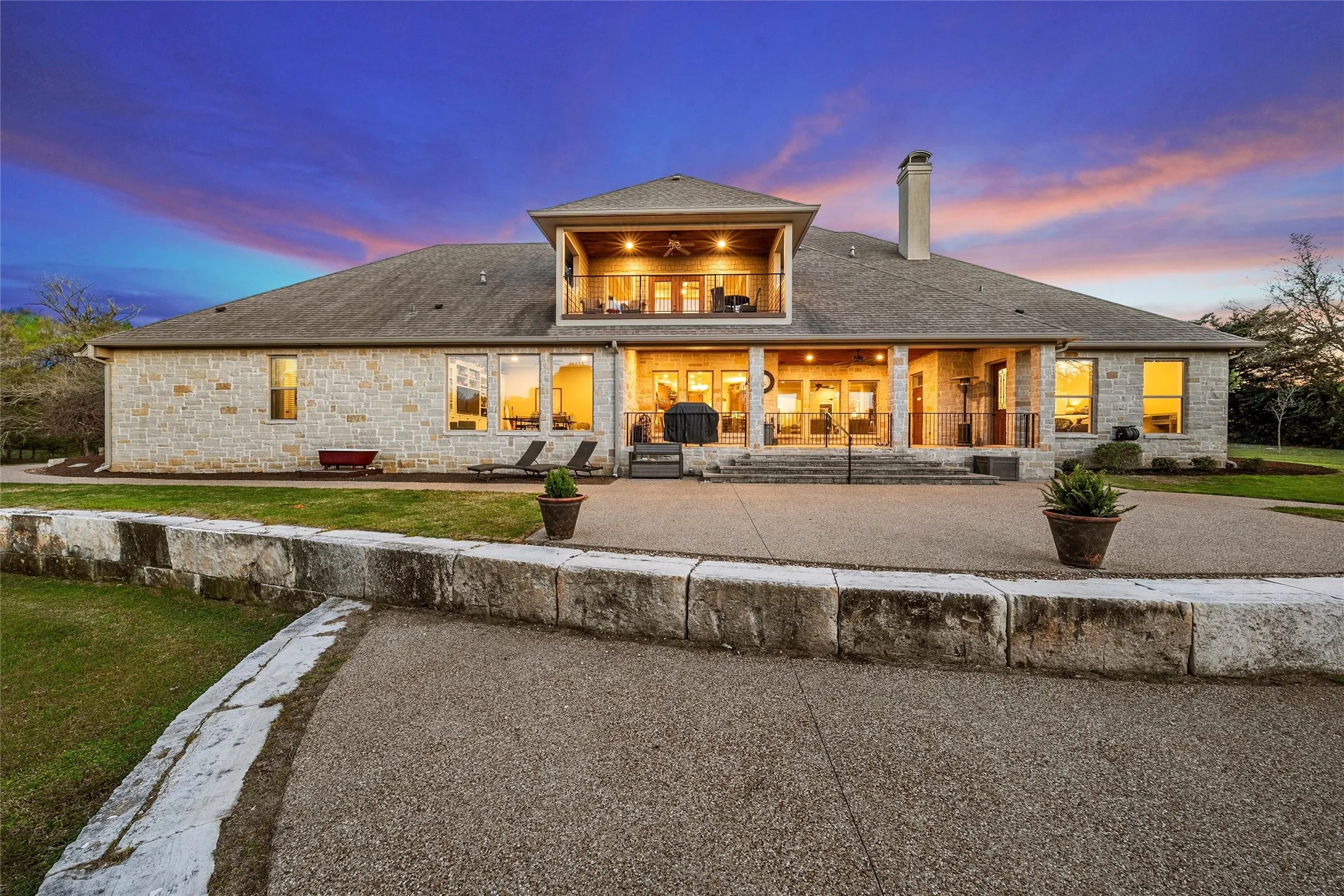 Single Family Residence For Sale in Mc Lennan County , 14690 Chapel Road, Lorena, Texas 76655, 5 Bedroom, 6 Bathroom, 3 Garage spaces, 5,639 Sqft, built in 2017, mls#21221985, Real Estate Agent in Lorena, Homes For Sale in Mc Lennan county, Homes For Sale in Lorena, Realtor in Lorena Texas, Real Estate Brokerage Independent Realty Texas, Luminita Cordes Realtor