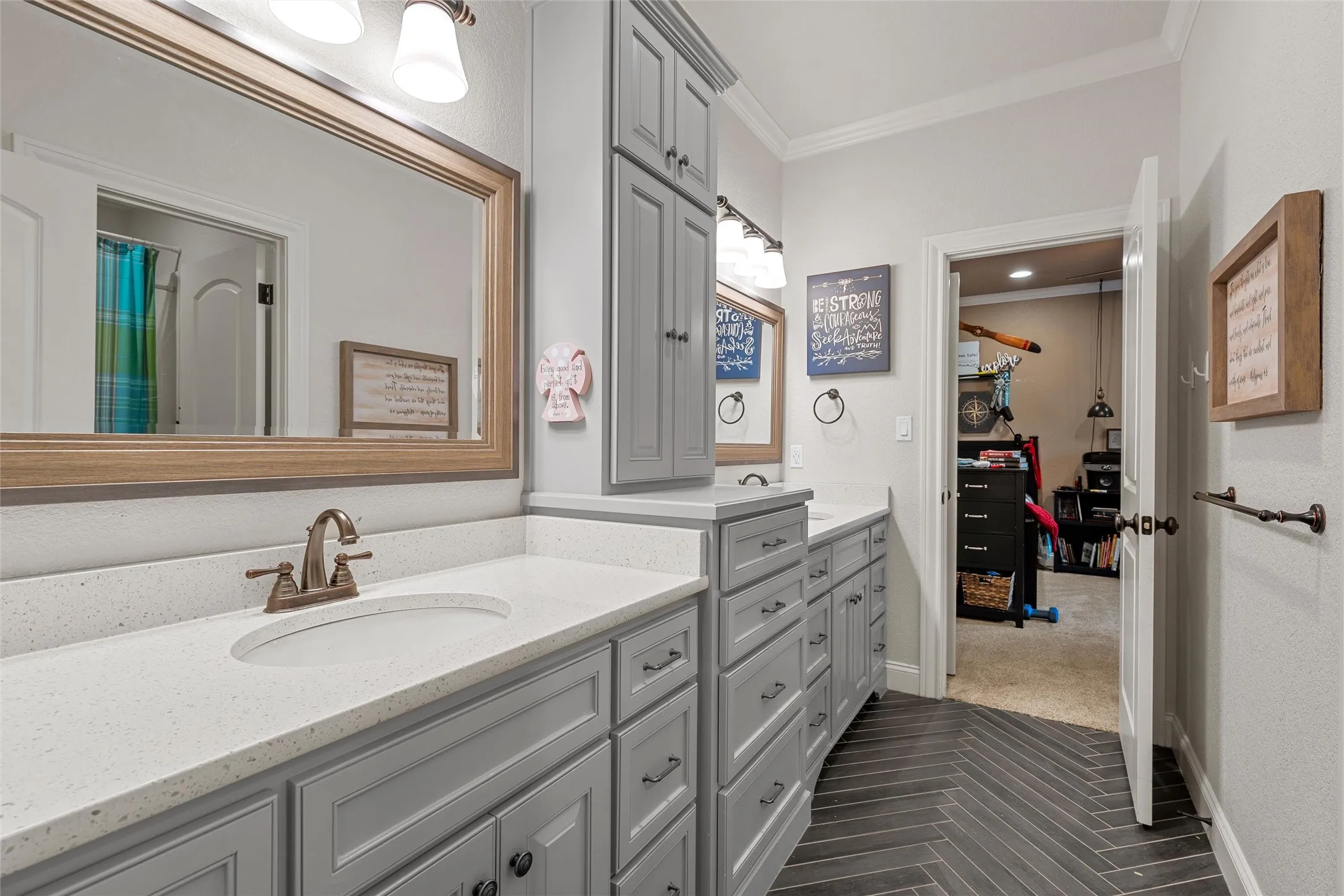 Single Family Residence For Sale in Mc Lennan County , 14690 Chapel Road, Lorena, Texas 76655, 5 Bedroom, 6 Bathroom, 3 Garage spaces, 5,639 Sqft, built in 2017, mls#21221985, Real Estate Agent in Lorena, Homes For Sale in Mc Lennan county, Homes For Sale in Lorena, Realtor in Lorena Texas, Real Estate Brokerage Independent Realty Texas, Luminita Cordes Realtor
